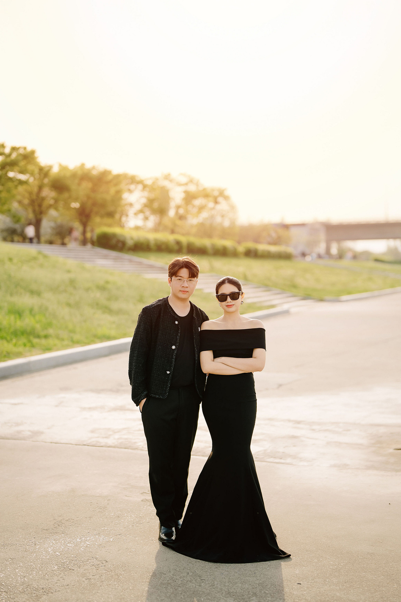 Seoul Pre-Wedding Photoshoot | Namsan, City Streets & Hangang Park at Hangang Park pre-wedding photo