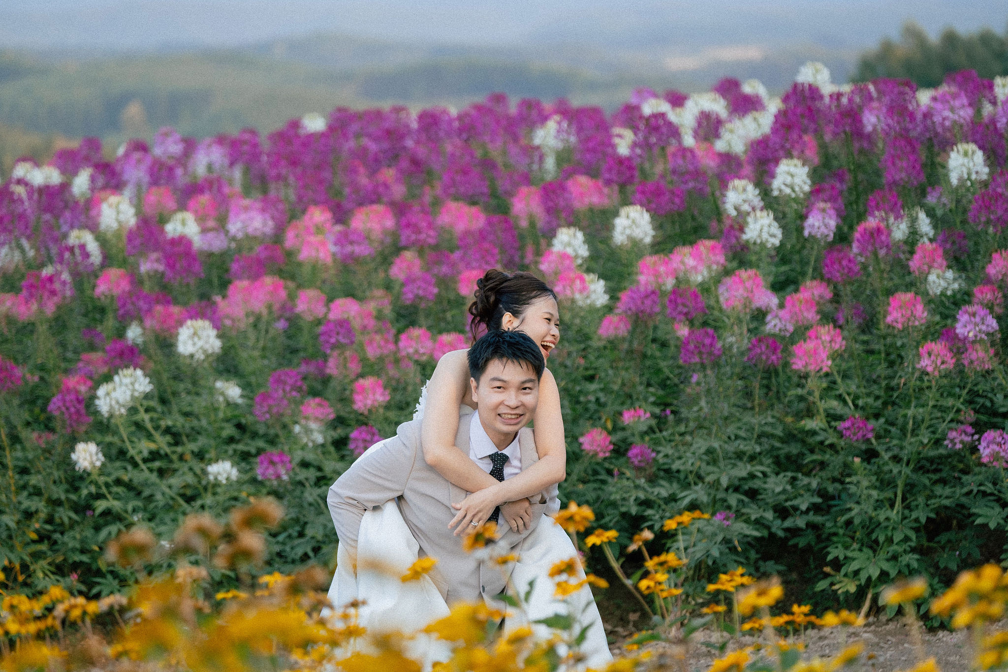 Furano, Hokkaido Pre-Wedding Photoshoot | Farm Chiyoda, Shikisai-no-oka & Ningle Terrace at Shikisai-no-oka pre-wedding photo