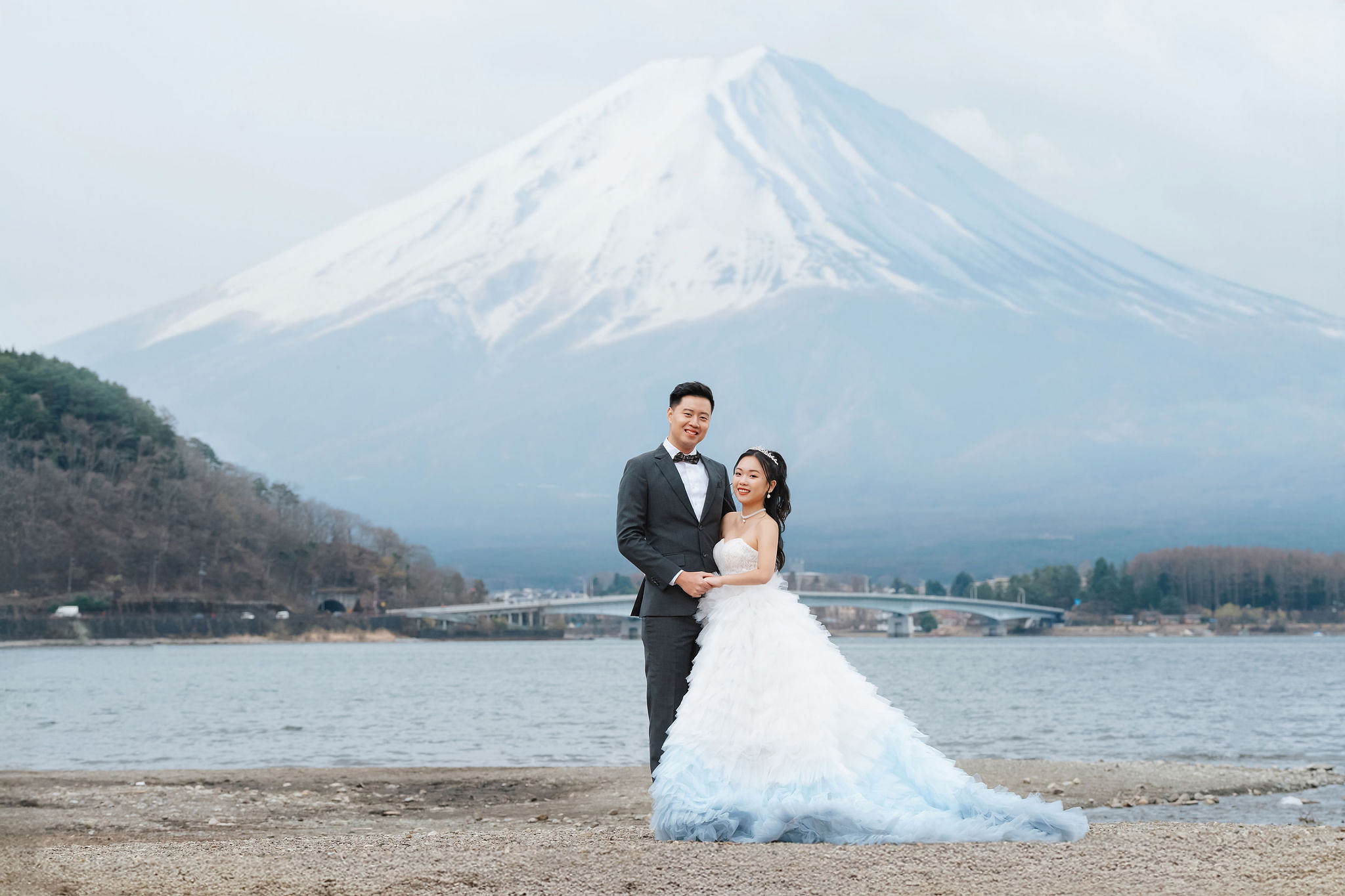Tokyo & Mt Fuji Pre-Wedding Photoshoot | Tokyo Shrine, Chureito Pagoda & Lake Kawaguchiko at Lake Kawaguchiko pre-wedding photo