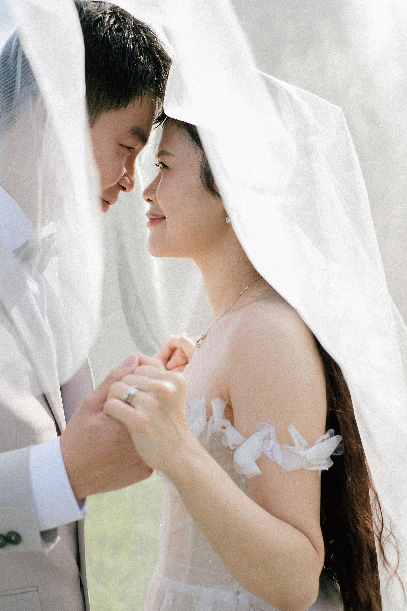 Furano, Hokkaido Pre-Wedding Photoshoot | Farm Chiyoda, Shikisai-no-oka & Ningle Terrace at Farm Chiyoda pre-wedding photo