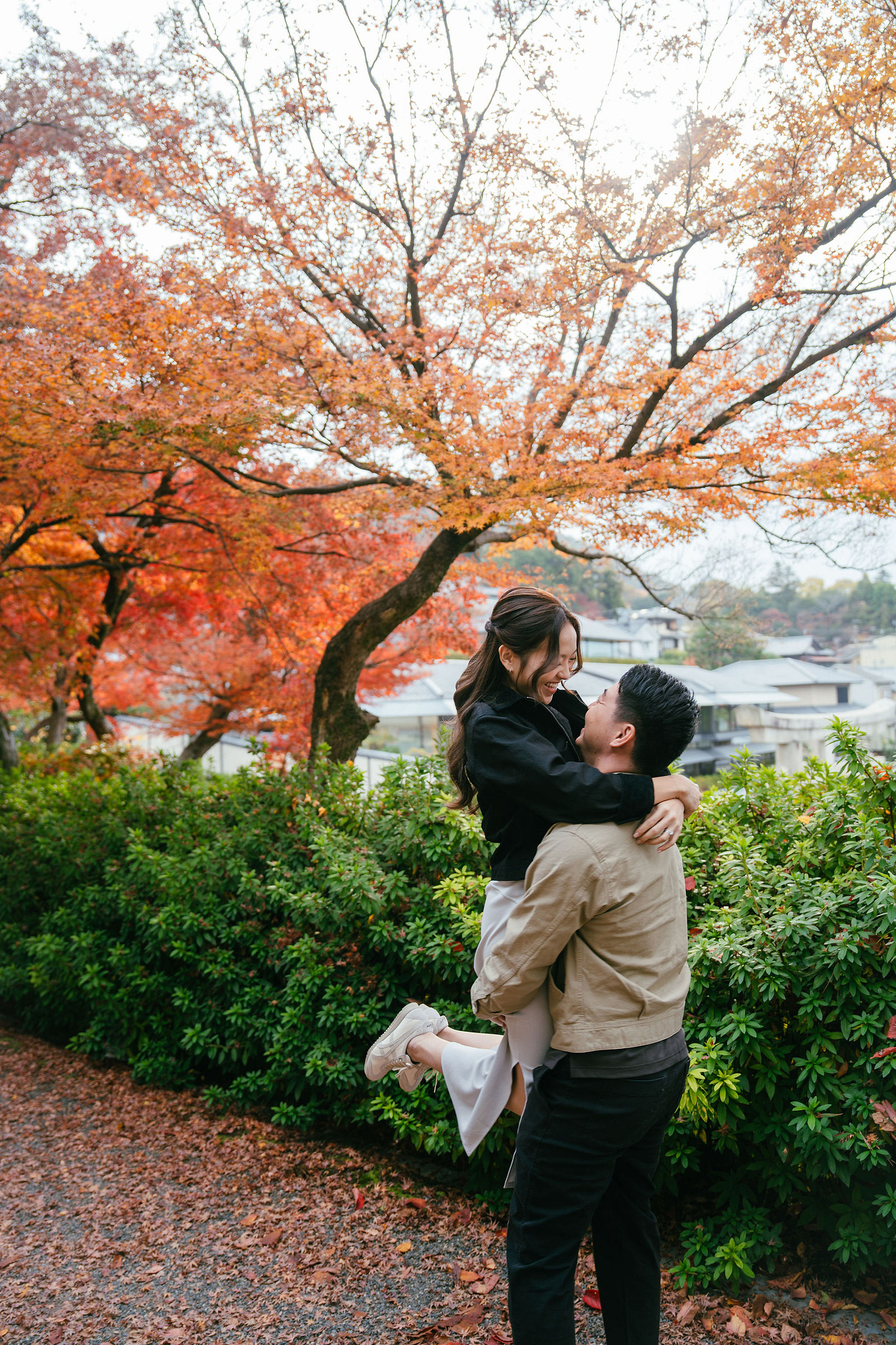 Kyoto Pre-Wedding Photoshoot | Ninenzaka, Nara Deer Park & Mt. Wakakusa at Ninenzaka pre-wedding photo