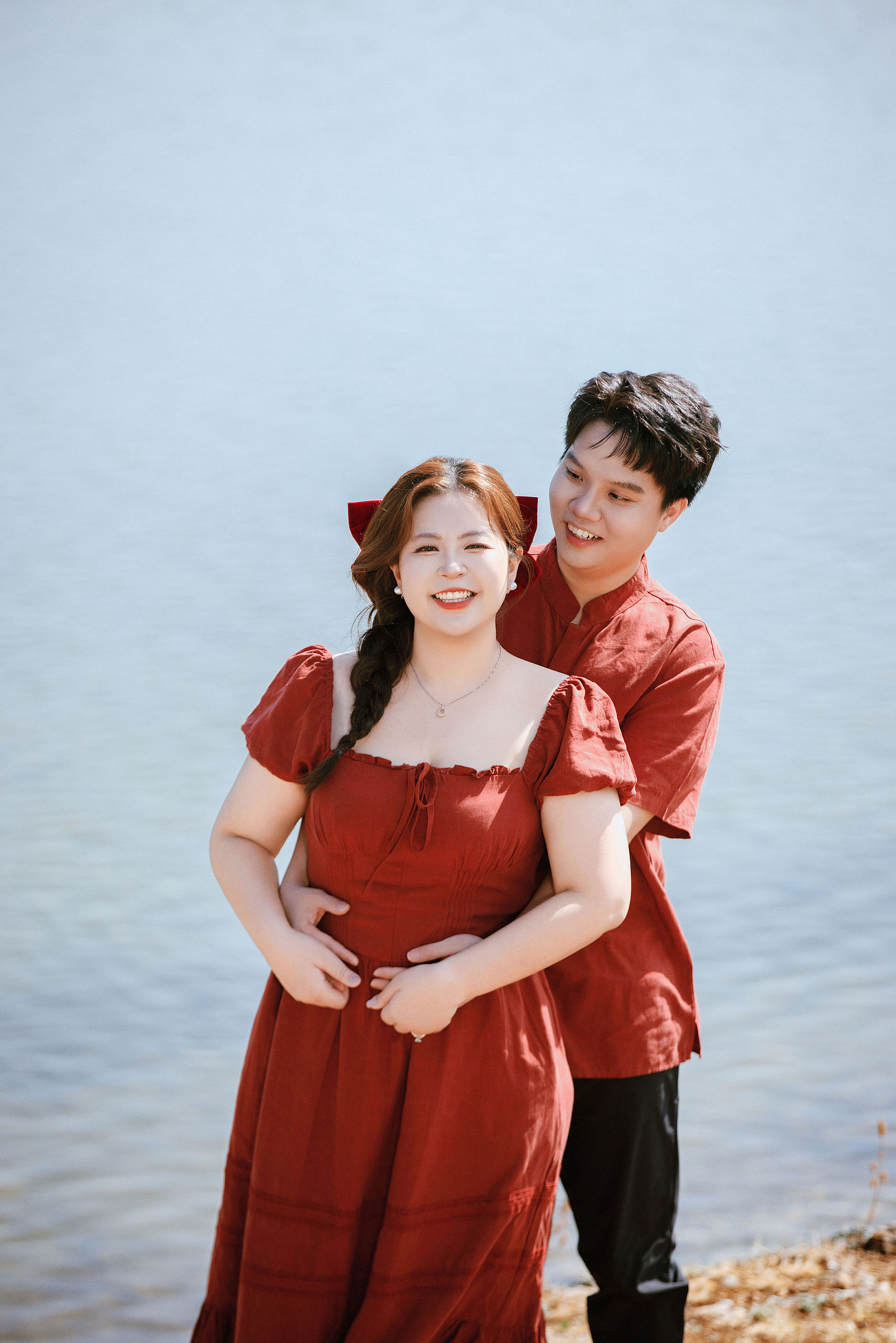 Lijiang Pre-Wedding Photoshoot | Spruce Meadow, Blue Moon Valley & Alpine Lake at Natural Lake pre-wedding photo