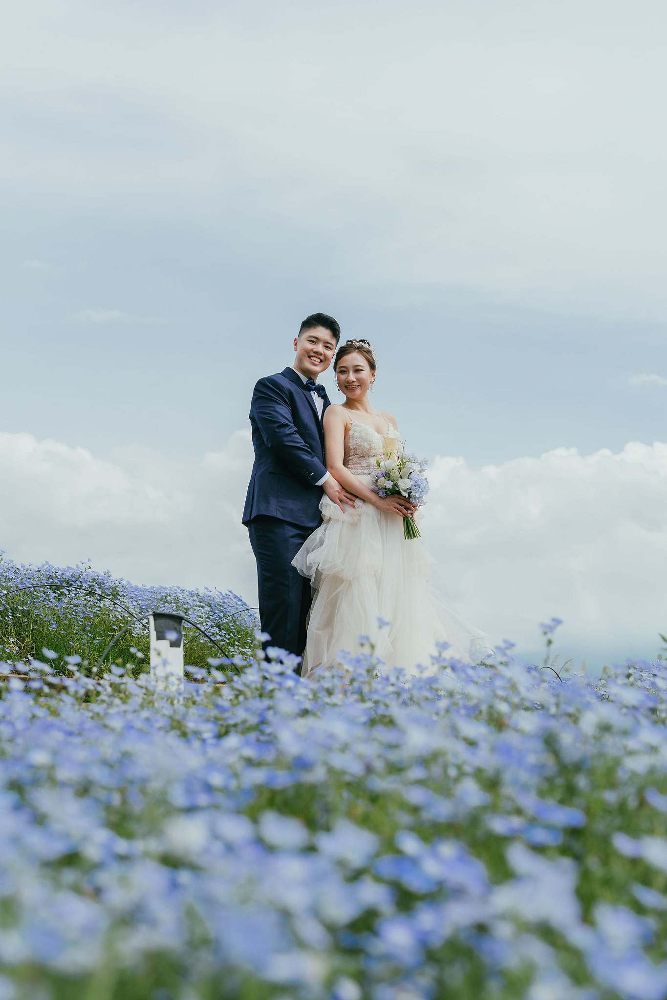 Mt. Fuji Pre-Wedding Photoshoot | Mt. Fuji Village, Oishi Park & Mt. Fuji Park at Oishi Park pre-wedding photo