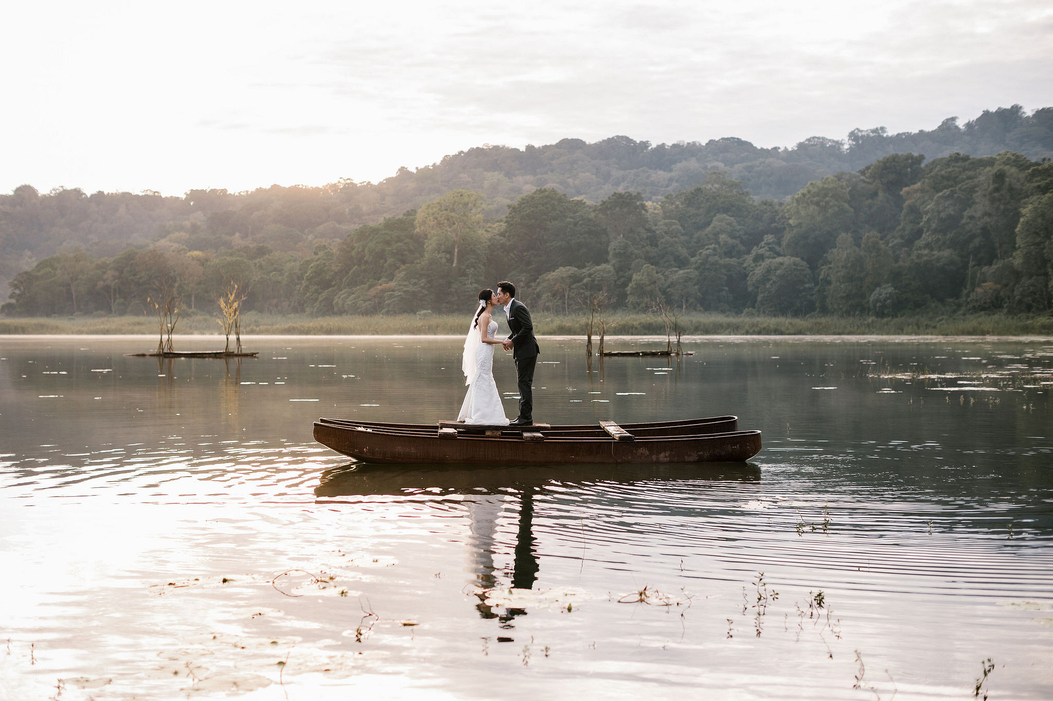 Bali Pre-Wedding Photoshoot | Lake Tamblingan, Rumah Gemuk & Mengening Beach at Lake Tamblingan   pre-wedding photo