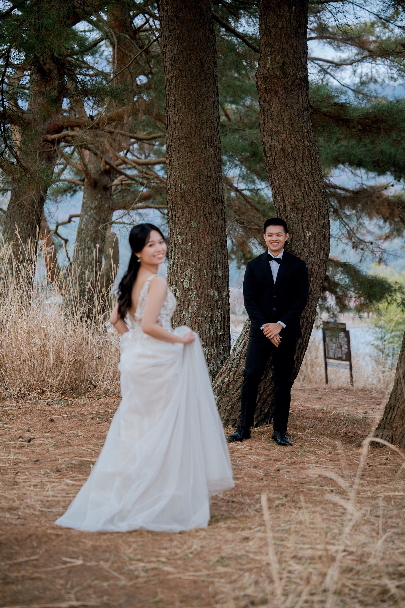 Tokyo & Mt Fuji Pre-Wedding Photoshoot | Senso-Ji Temple, Tokyo Park & Lake Kawaguchiko at Lake Kawaguchiko pre-wedding photo