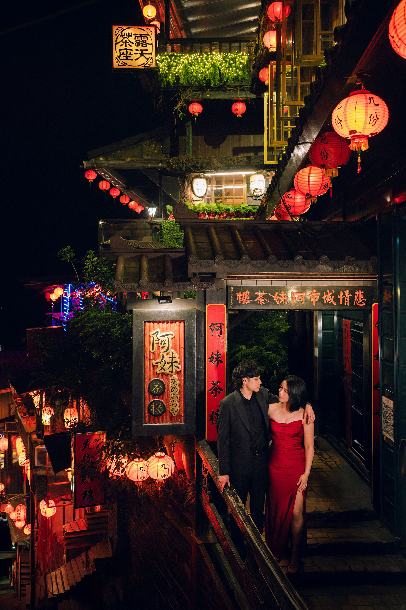 Taiwan Pre-Wedding Photoshoot | Ximending, Lengshuikeng & Jiufen at Jiufen pre-wedding photo