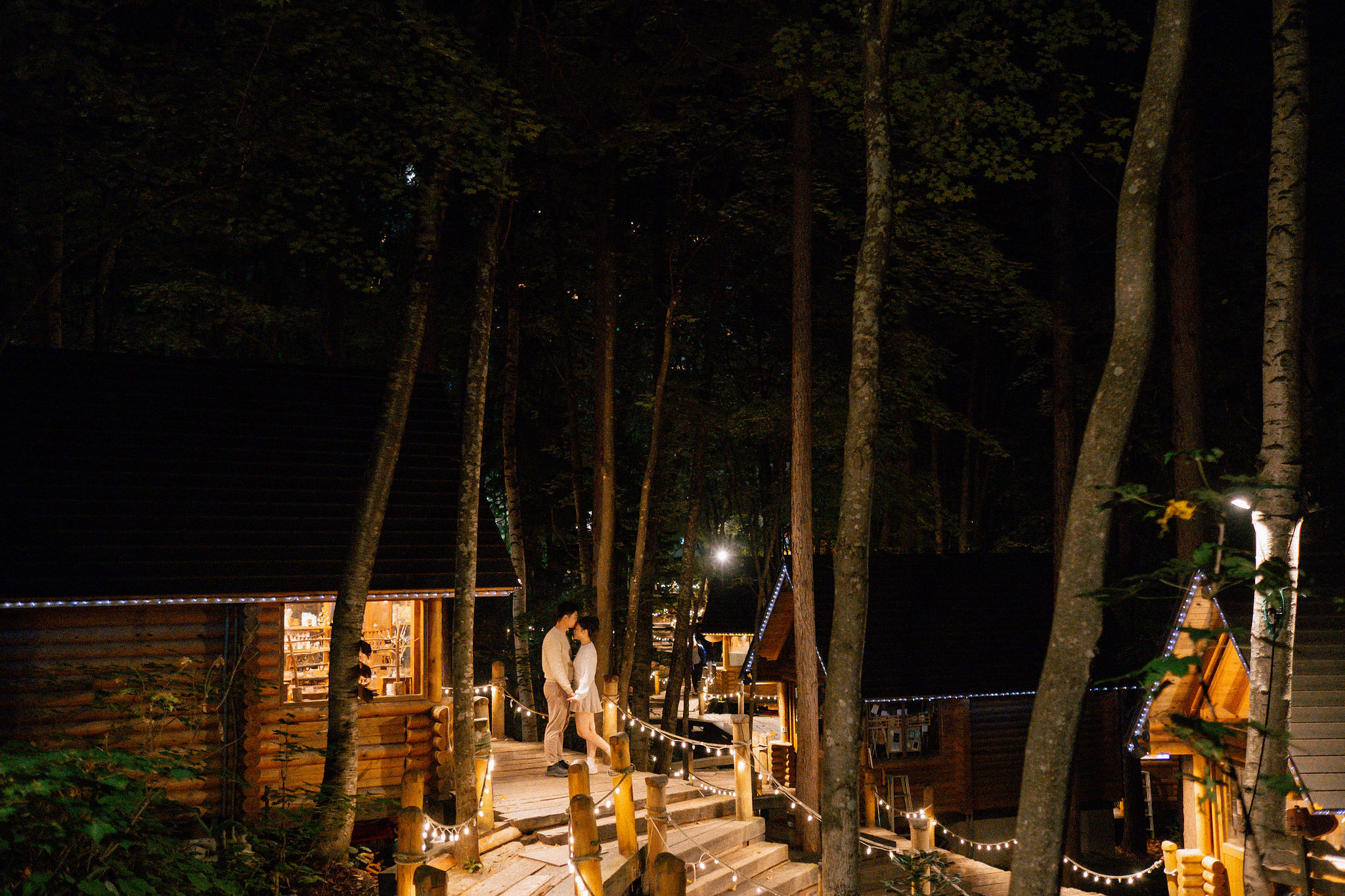 Furano, Hokkaido Pre-Wedding Photoshoot | Farm Chiyoda, Shikisai-no-oka & Ningle Terrace at Ningle Terrace pre-wedding photo