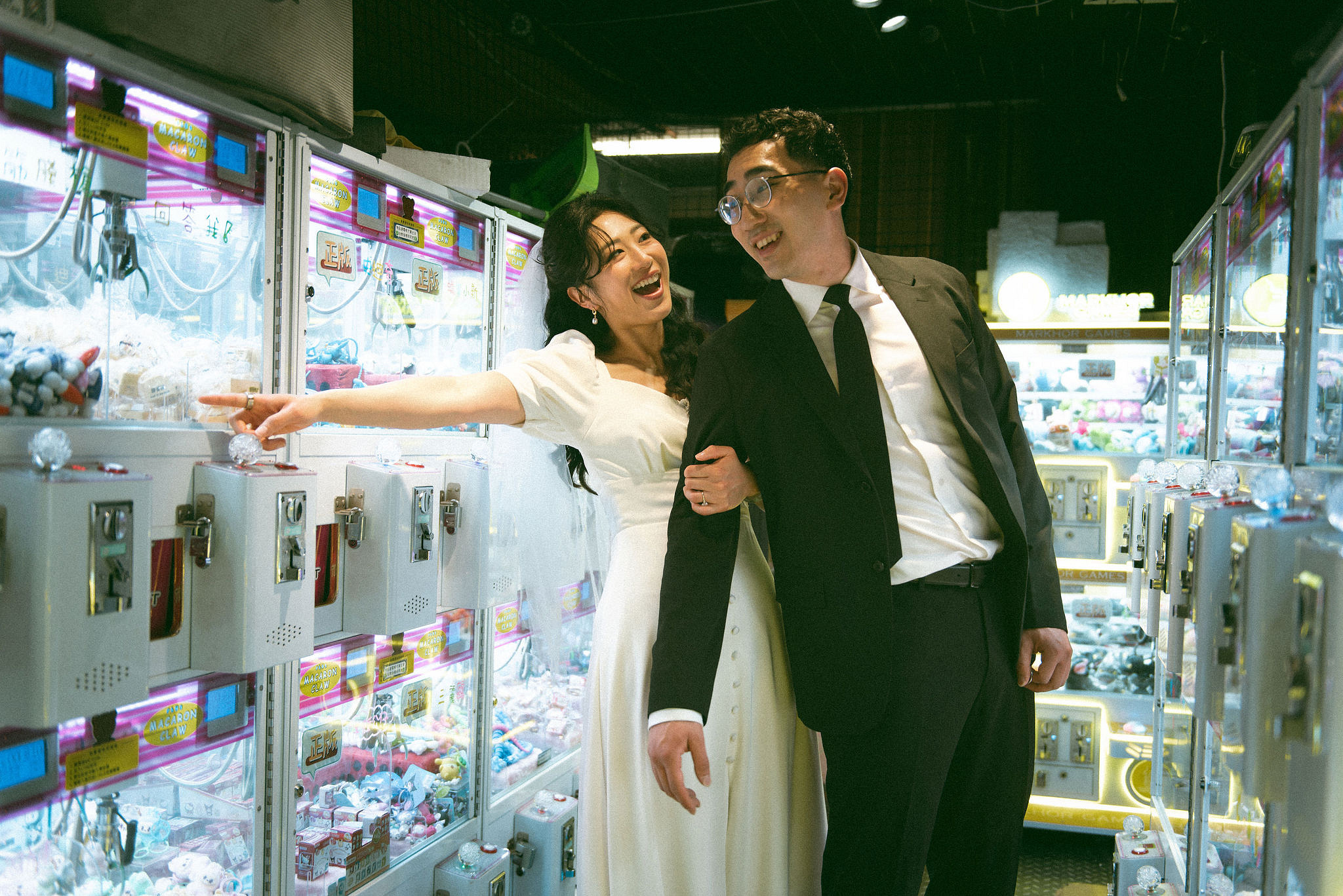 Taiwan Pre-Wedding Photoshoot | Cafe Chamber, Yangmingshan & Huaxi Street Night Market at Huaxi Street Night Market pre-wedding photo