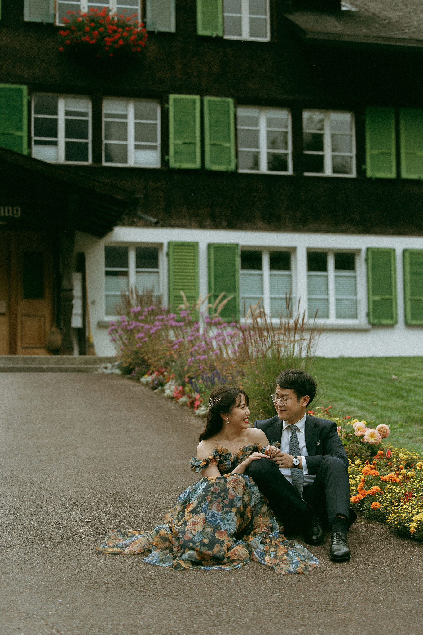 Switzerland Honeymoon Photoshoot Lucerne City Grindelwald First Cliff Lauterbrunnen Village at Grindelwald pre-wedding photo