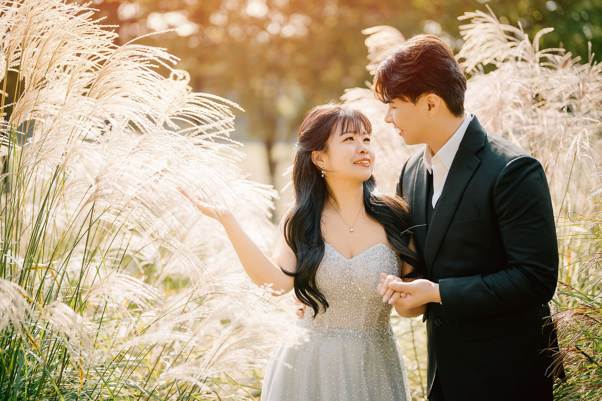 Seoul Pre-Wedding Photoshoot | Muhly Park, Seoul Forest & Cafe Street` at Seoul Forest pre-wedding photo