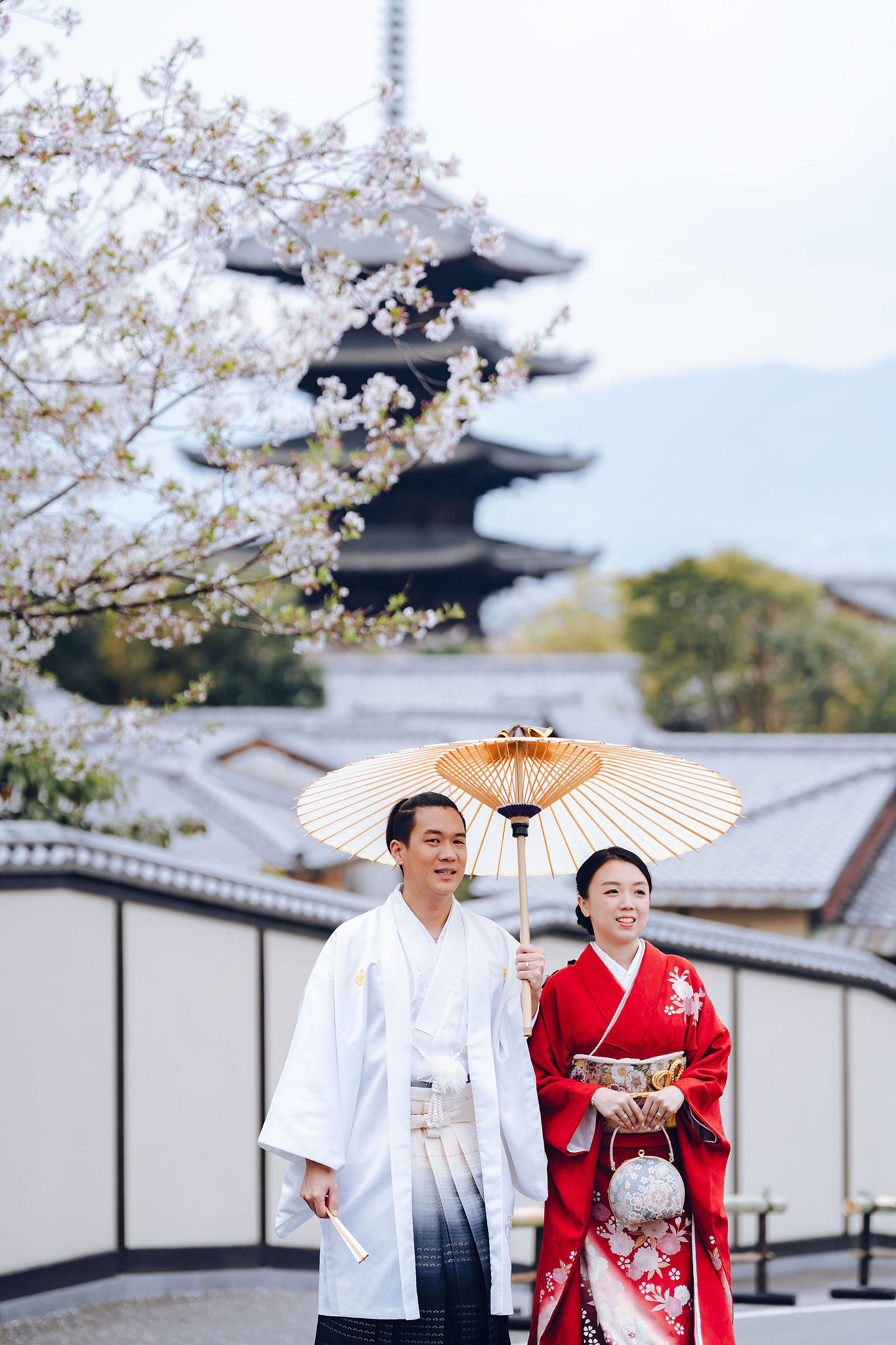 Kyoto Pre-Wedding Photoshoot | Historic Higashiyama Streets, Keage Incline & Nara Park at Higashiyama & Yasaka Pagoda pre-wedding photo