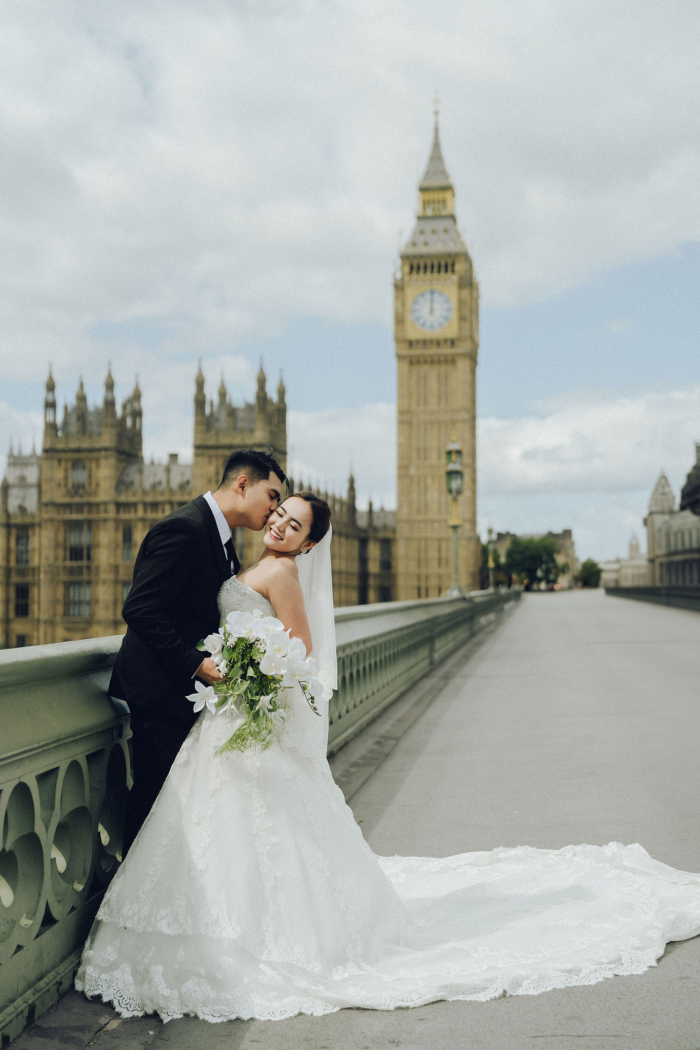 London Pre-Wedding Photoshoot | Westminster, St. Paul’s Cathedral & London Streets at Westminster pre-wedding photo