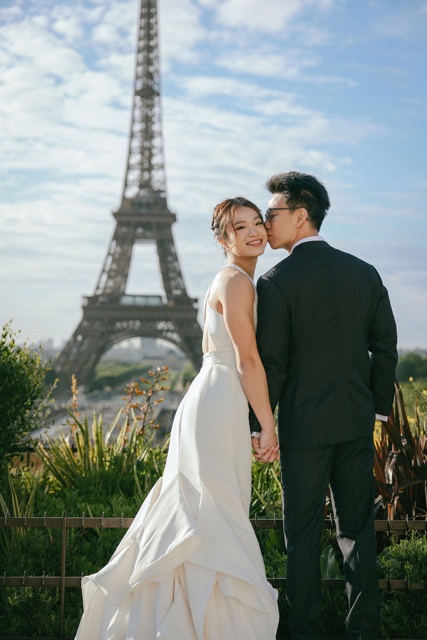 Paris Pre-Wedding Photoshoot | Place du Trocadéro, Luxembourg Gardens, Parisian Café, Louvre & Bir-Hakeim Bridge at Place du Trocadéro pre-wedding photo