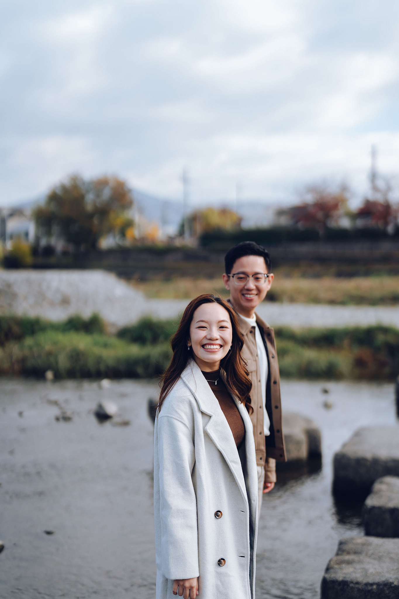 Kyoto Pre-Wedding Photoshoot | Kamo River, Nara Deer Park & Mt. Wakakusa at Kamo River pre-wedding photo