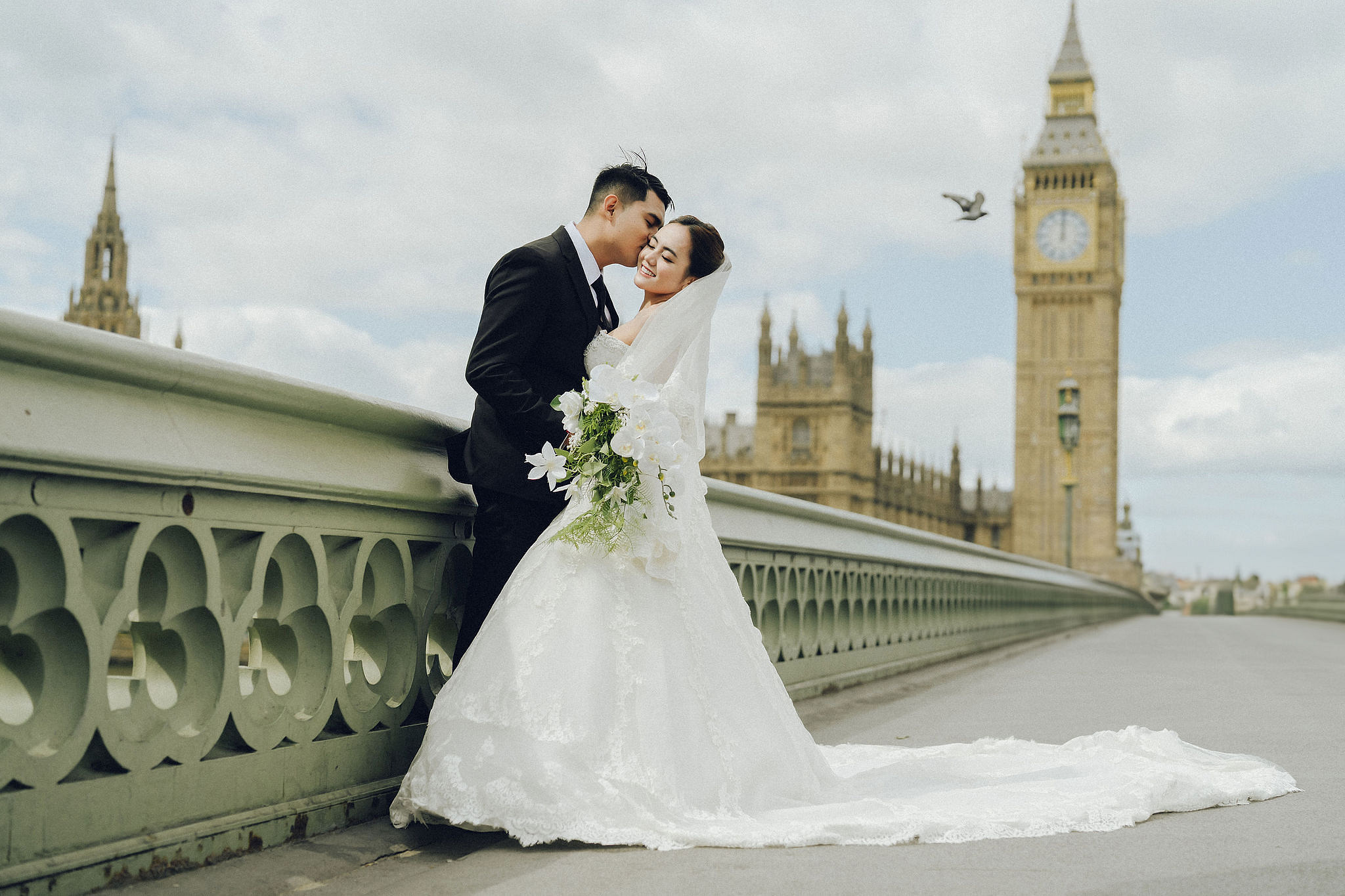 London Pre-Wedding Photoshoot | Westminster, St. Paul’s Cathedral & London Streets at Westminster pre-wedding photo