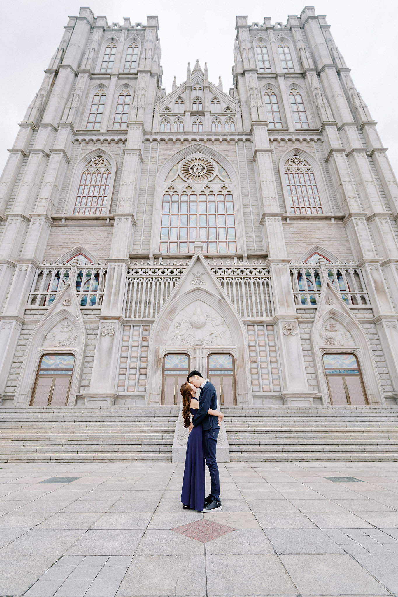 Seoul Pre-Wedding Photoshoot | Yongsan Park, Yonsei University & Kyung Hee University at Kyung Hee University pre-wedding photo