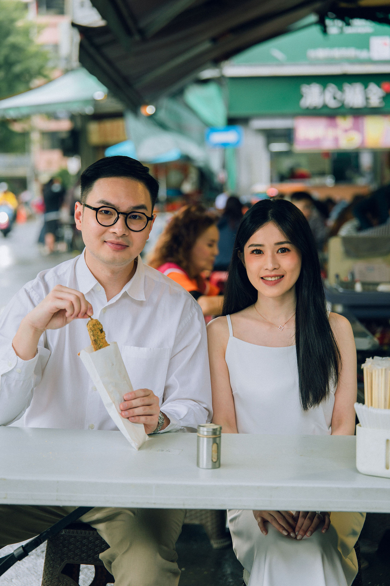 Taiwan Pre-Wedding Photoshoot | Dadaocheng, Shifen & Jiufen at Da Dao Cheng pre-wedding photo