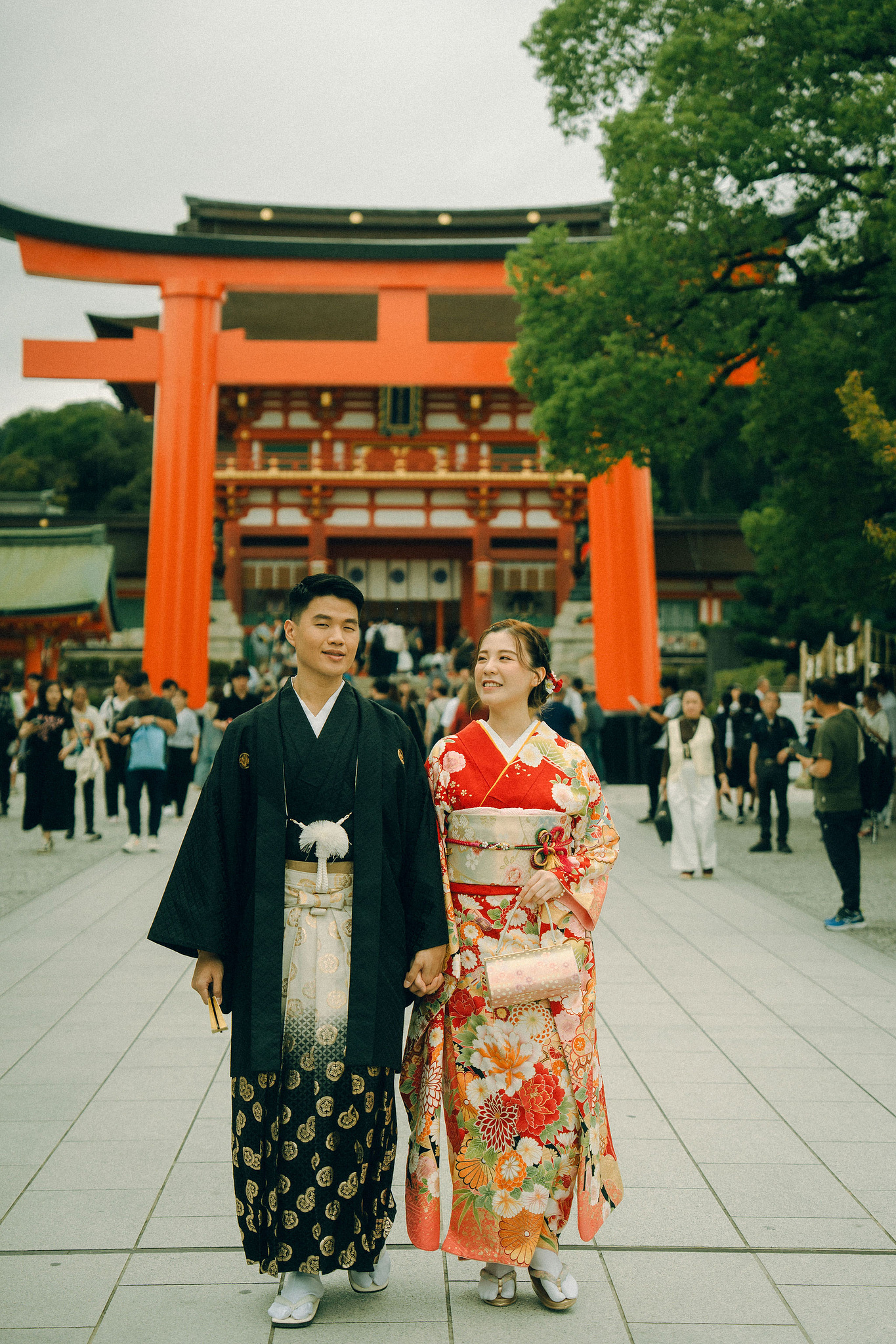 Kyoto Pre-Wedding Photoshoot | Fushimi Inari, Gion & Nara Park at Fushimi Inari Taisha pre-wedding photo