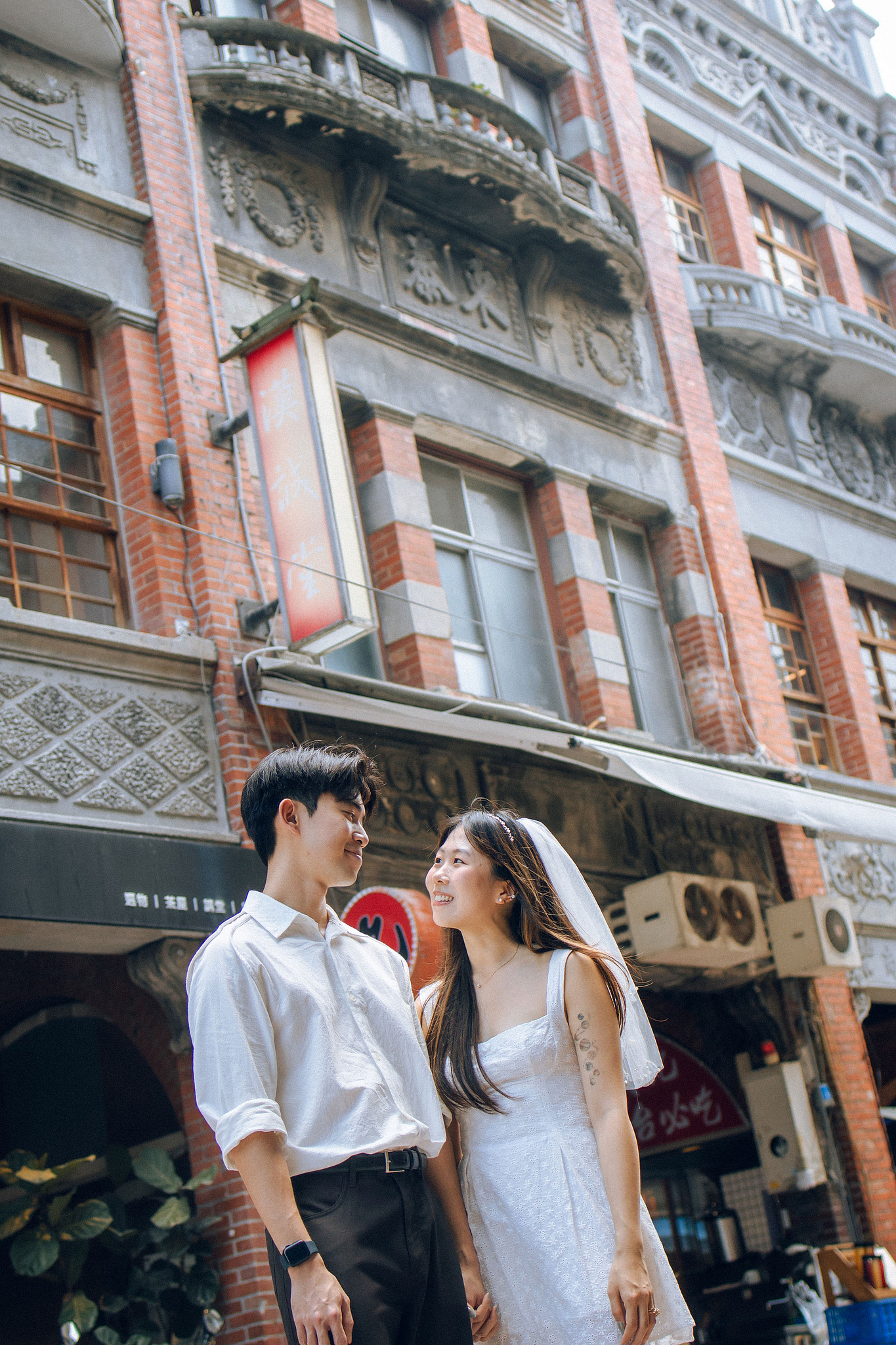 Taiwan Pre-Wedding Photoshoot | Dadaocheng & Children's Amusement Park at Da Dao Cheng pre-wedding photo