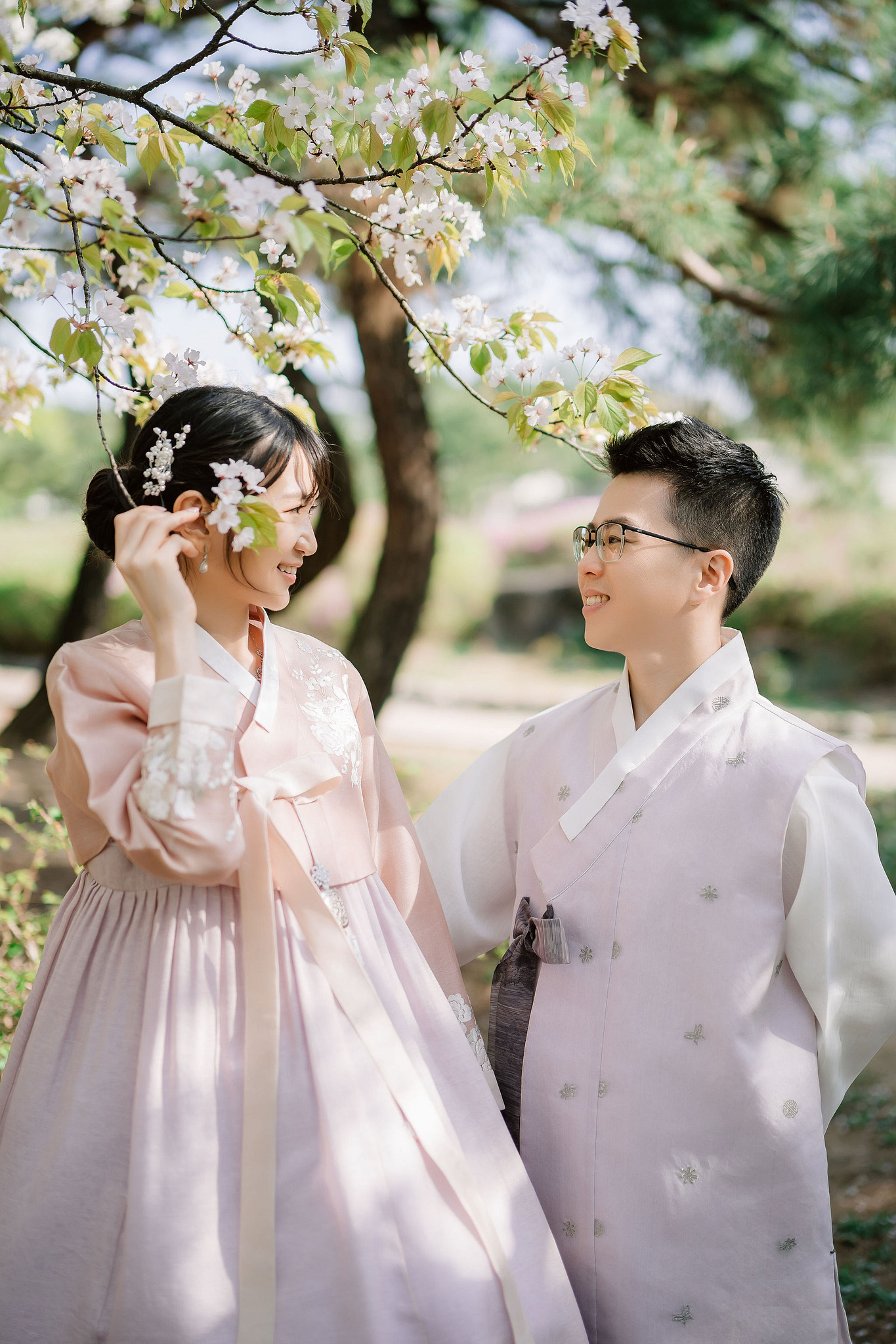 Seoul Pre-Wedding Photoshoot | Seoul Forest, Namsangol Hanok Village & Samcheong-dong at Namsangol Hanok Village pre-wedding photo