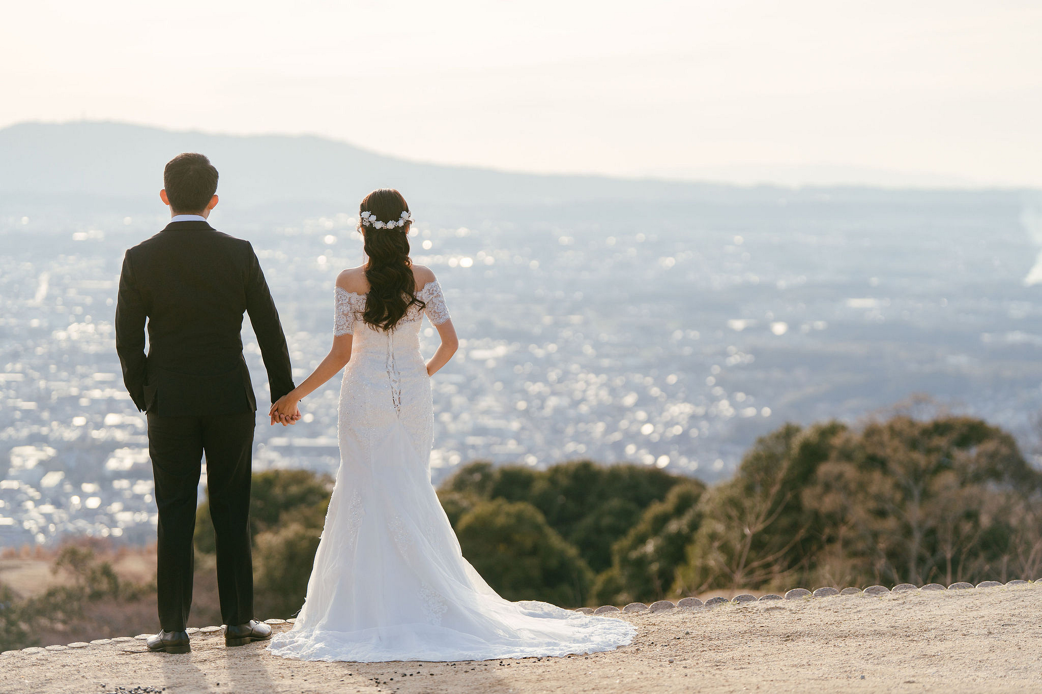 Kyoto Pre-Wedding Photoshoot | Nara Park, Gion & Mount Wakakusa at Mount Wakakusa pre-wedding photo