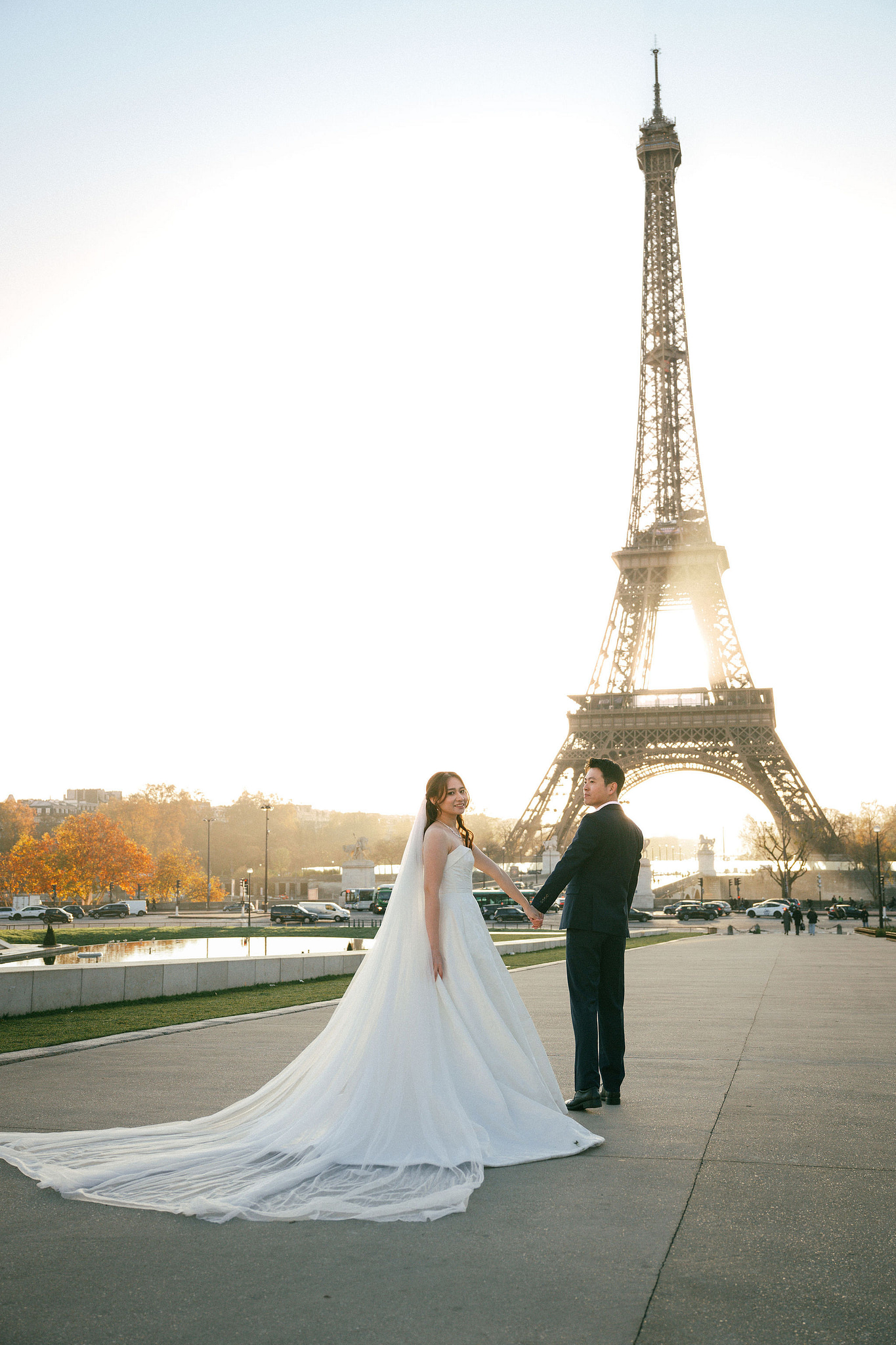 Paris Sunrise Pre-Wedding Photoshoot | Place du Trocadéro, Louvre, Parisian Café & Bir-Hakeim Bridge 巴黎日出婚紗攝影｜特羅卡德羅廣場、羅浮宮、巴黎咖啡館與比爾阿克姆橋 at Place du Trocadéro pre-wedding photo