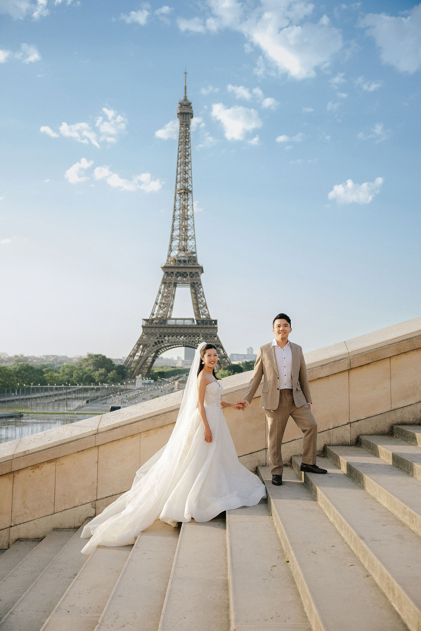 Paris Pre-Wedding Photoshoot | Place du Trocadéro, Bir-Hakeim Bridge & Parisian Streets at Place du Trocadéro pre-wedding photo