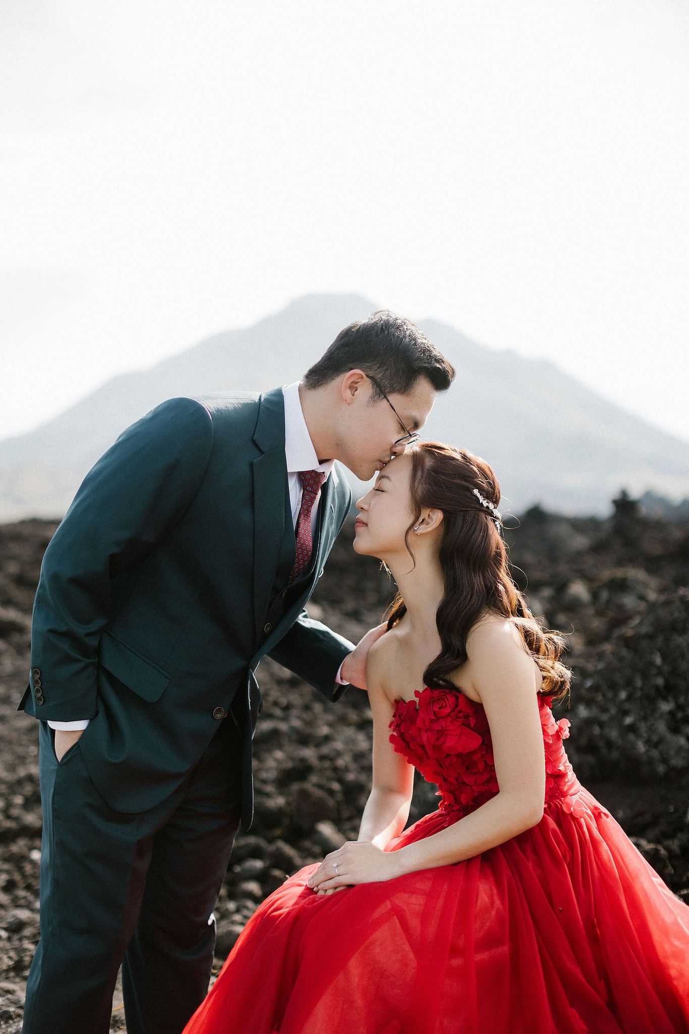Bali Pre-Wedding Photoshoot | Pinggan Village, Lava Fields, Twin Cliff Valley & Beach at Lava Fields   pre-wedding photo