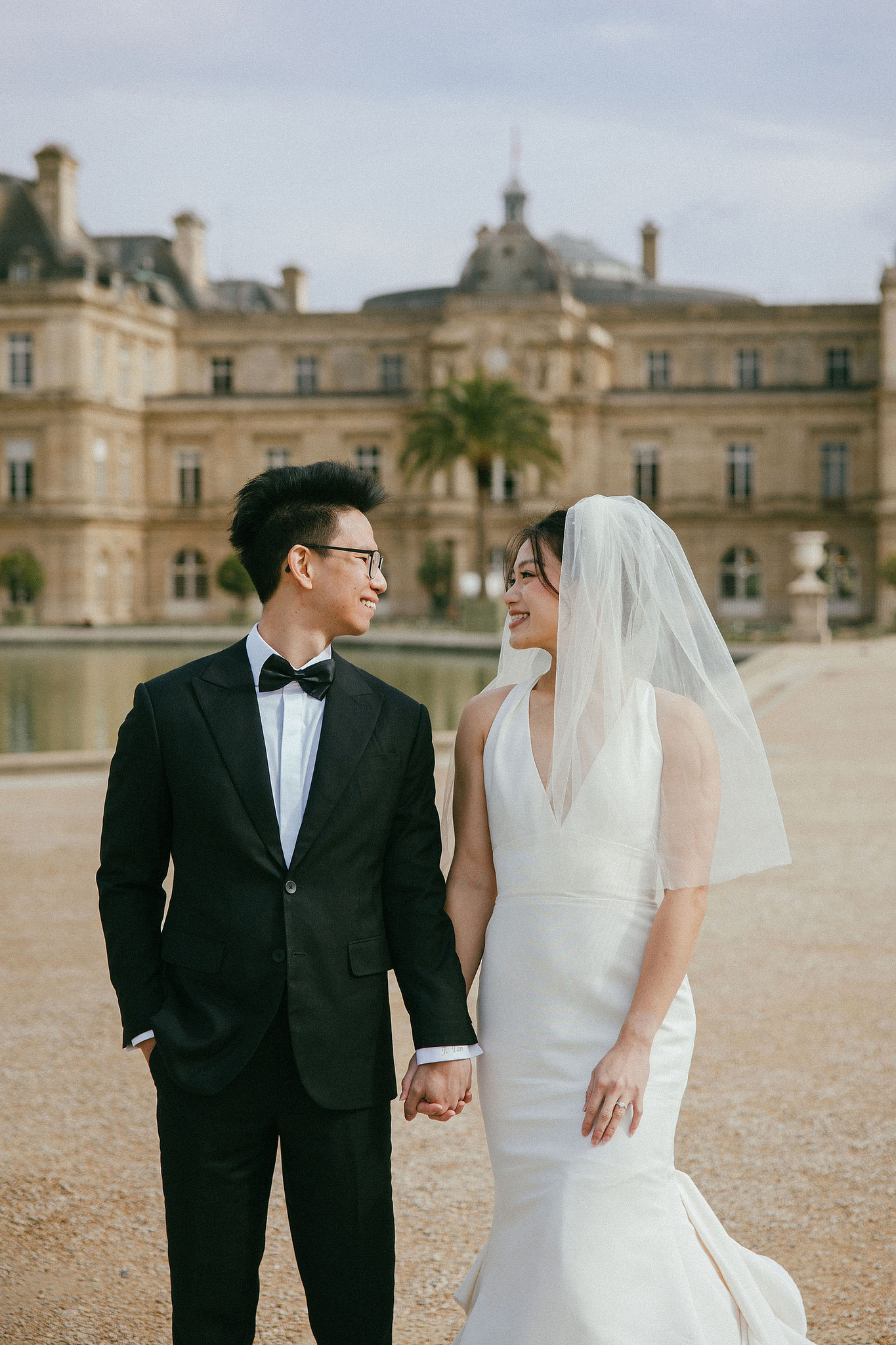 Paris Pre-Wedding Photoshoot | Place du Trocadéro, Luxembourg Gardens, Parisian Café, Louvre & Bir-Hakeim Bridge at Luxembourg Gardens pre-wedding photo