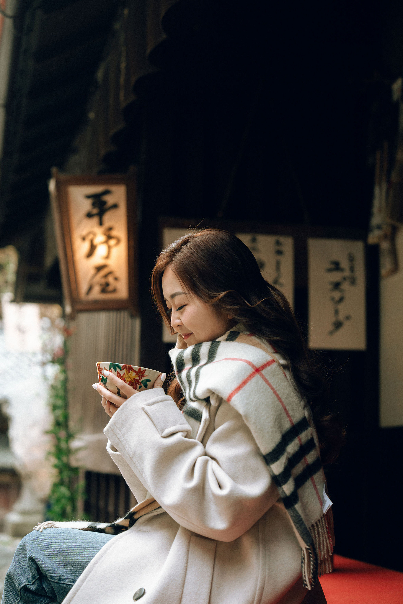 Kyoto Pre-Wedding Photoshoot | Arashiyama River, Arashiyama Temple & Mt. Wakakusa at Arashiyama Temple pre-wedding photo