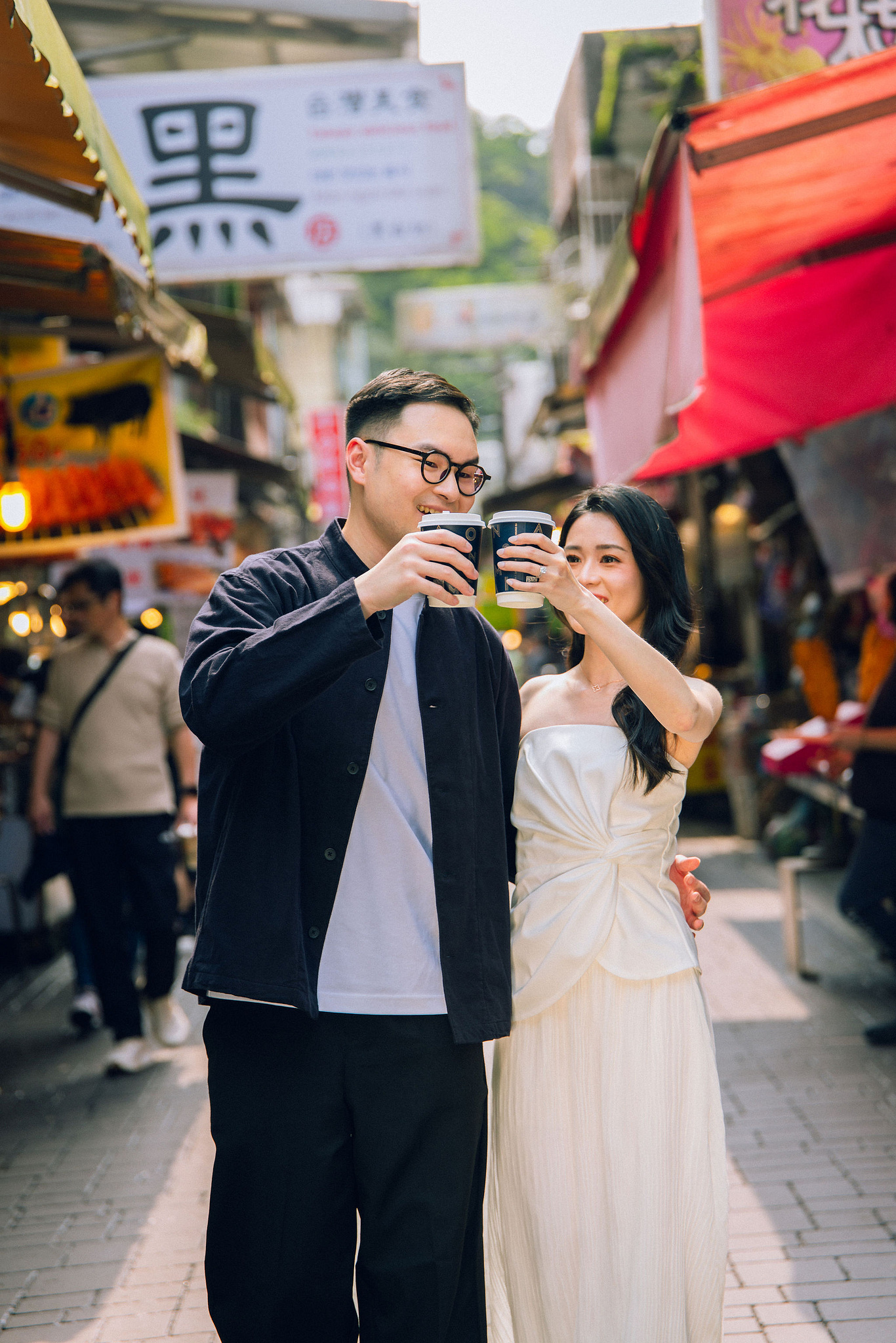 Taiwan Pre-Wedding Photoshoot | Dadaocheng, Shifen & Jiufen at Shifen pre-wedding photo