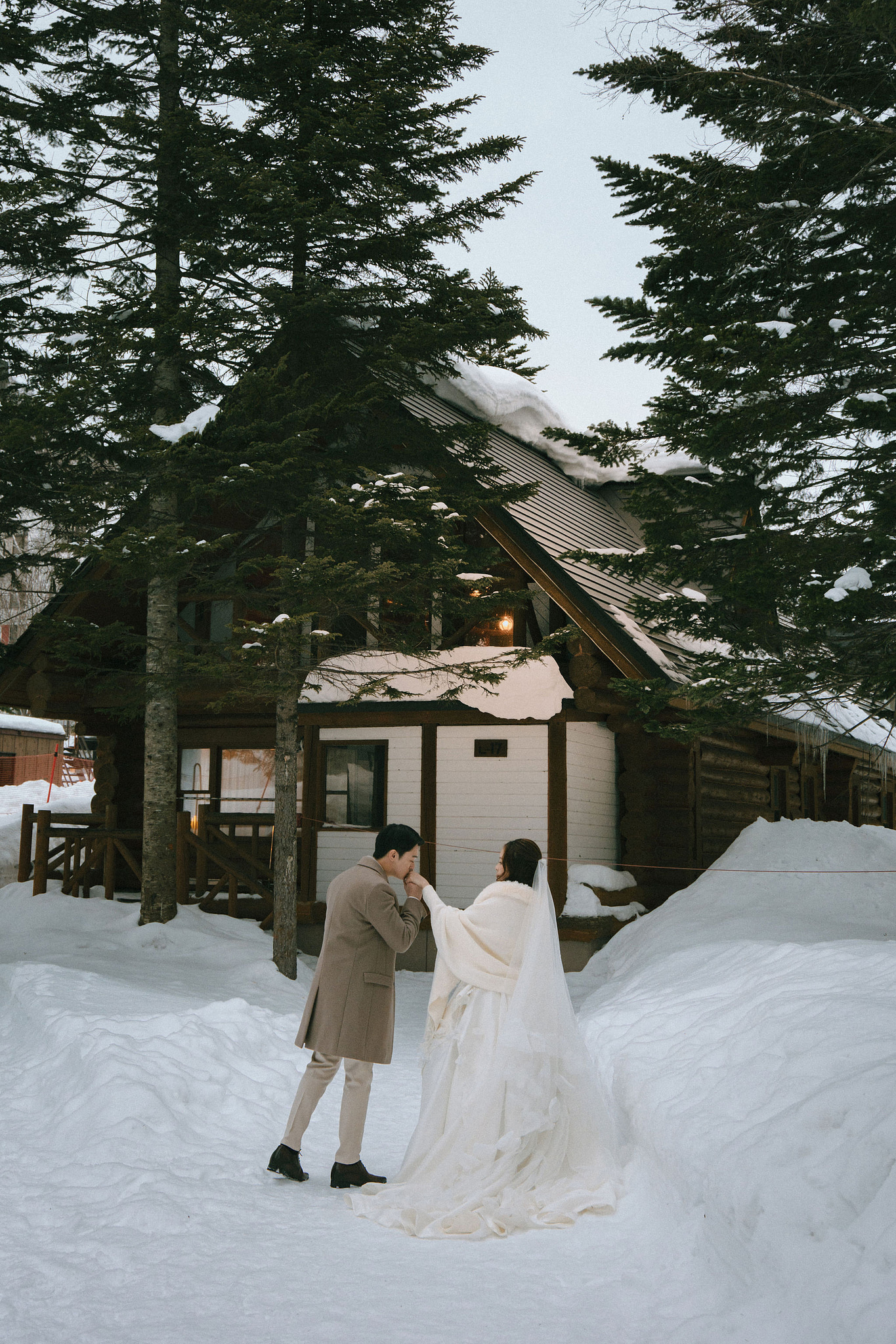 Hokkaido Pre-Wedding Photoshoot | Birch Forest, Rusutsu Resort & Hirafu Village at Rusutsu Resort pre-wedding photo