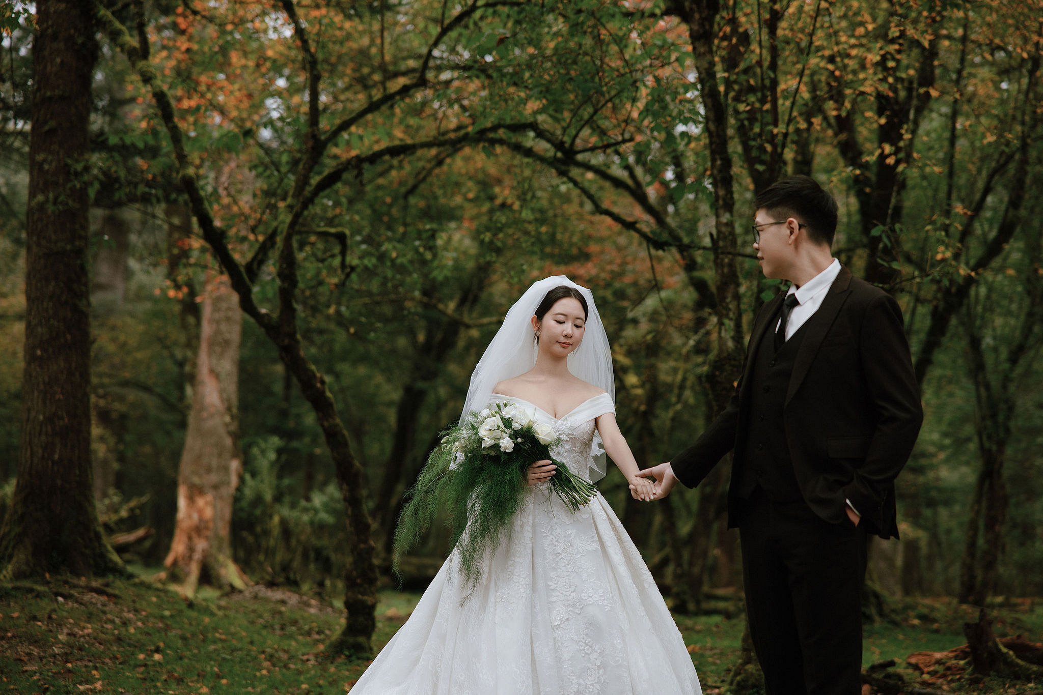 Lijiang, Yunnan Pre-Wedding Photoshoot | Spruce Meadow, Blue Moon Valley, Yulong Snow Mountain & Shuhe Ancient Town at Spruce Meadow pre-wedding photo
