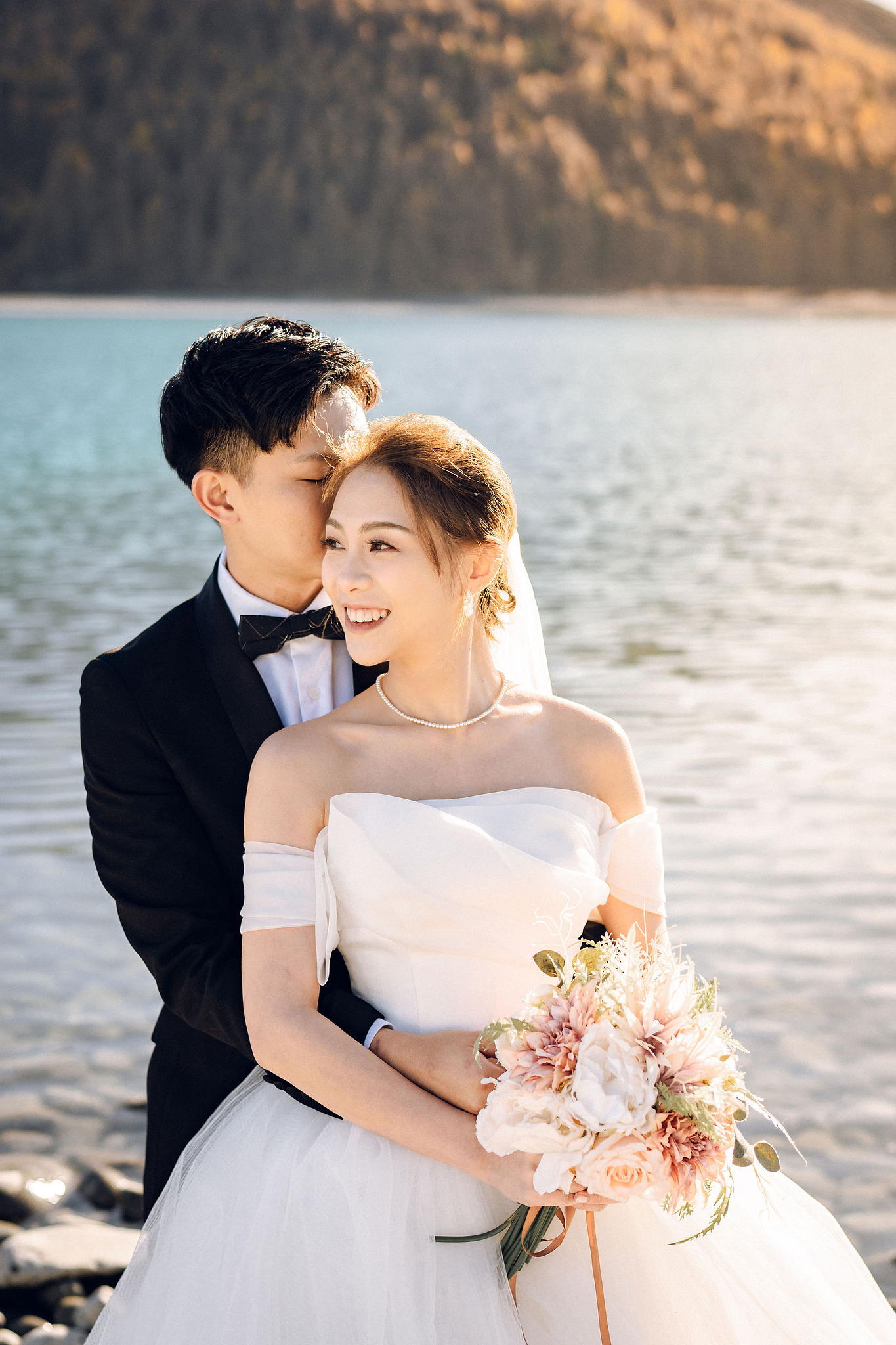 New Zealand Pre-Wedding Photoshoot | Alpaca Farm, Mt John, Lake Tekapo, Mount Cook National Park, Glacier Lake & Omarama Clay Cliffs at Lake Tekapo, Mount Cook National Park & Glacier Lake pre-wedding photo