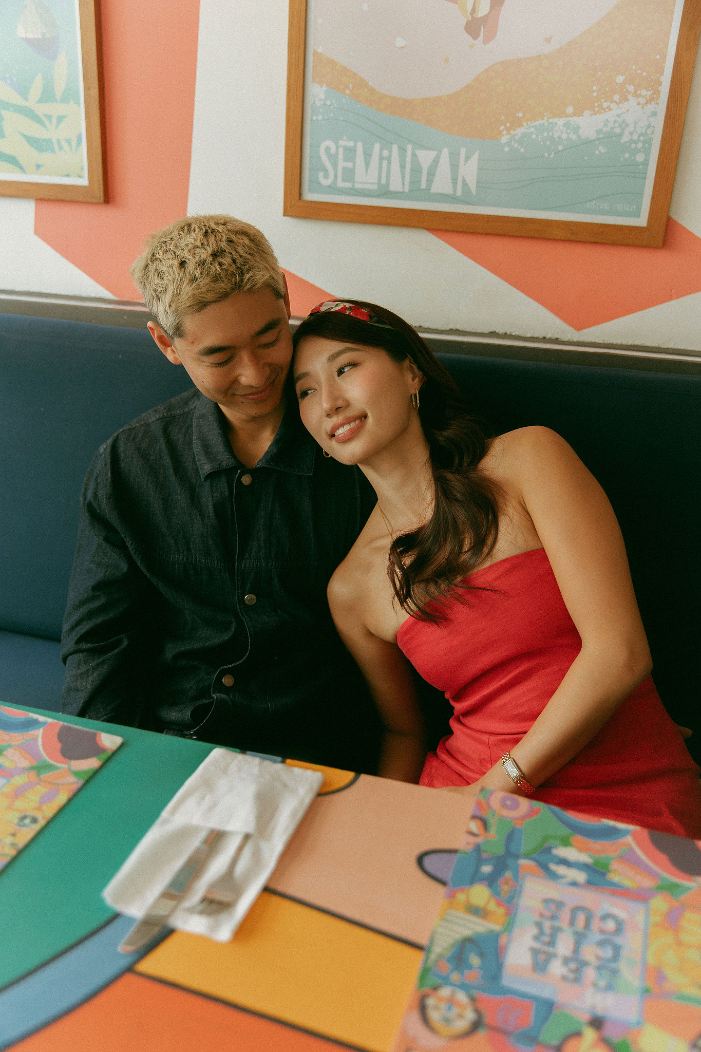 Bali Pre-Wedding Photoshoot | Mt. Batur Pinggan Village, Gelato Diner & Black Sand Beach at Restaurant   pre-wedding photo