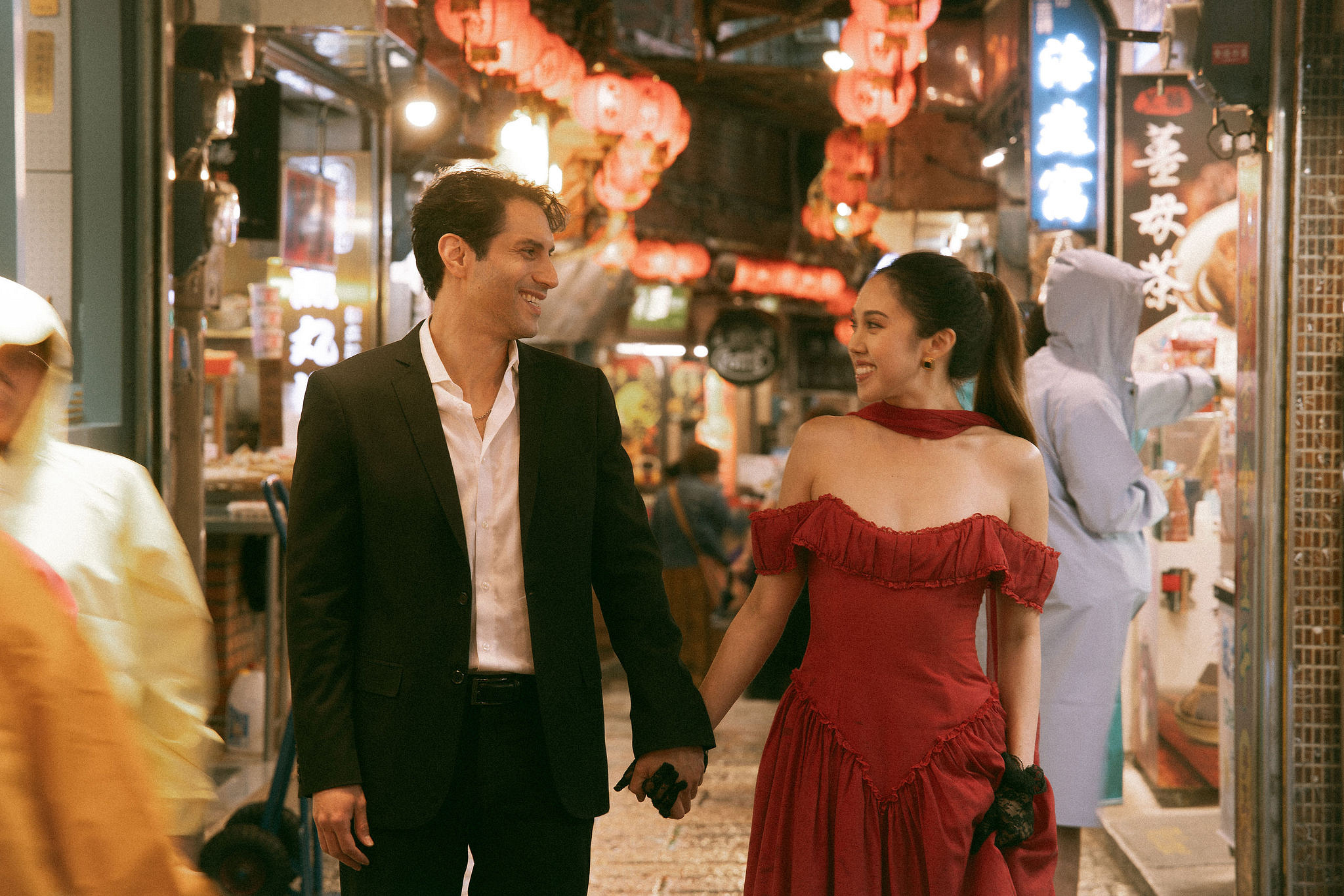 Taiwan Pre-Wedding Photoshoot | Bopiliao Historical Block, Nanya Rocks, Jinguashi & Jiufen at Jiufen pre-wedding photo