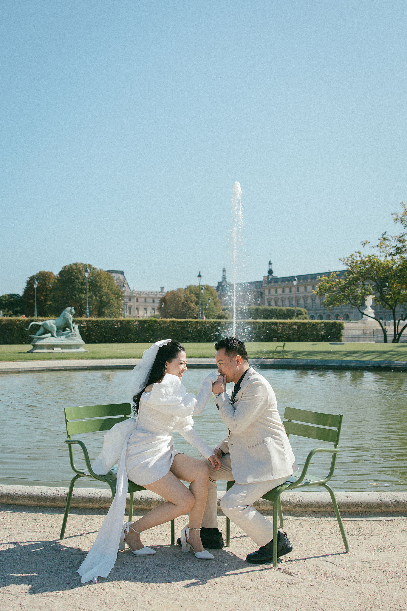 Paris Autumn Pre-Wedding Photoshoot | Avenue de Camoëns, Tuileries Garden, Louvre, Pont Alexandre III & Bir-Hakeim Bridge at Tuileries Garden pre-wedding photo