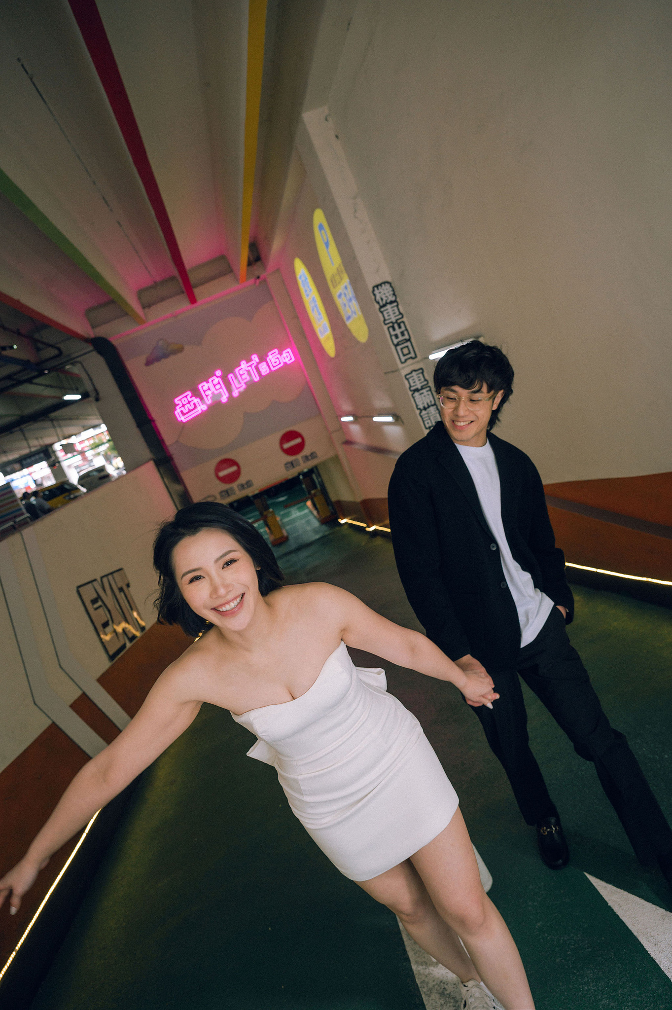 Taiwan Pre-Wedding Photoshoot | Ximending, Lengshuikeng & Jiufen at Ximending pre-wedding photo