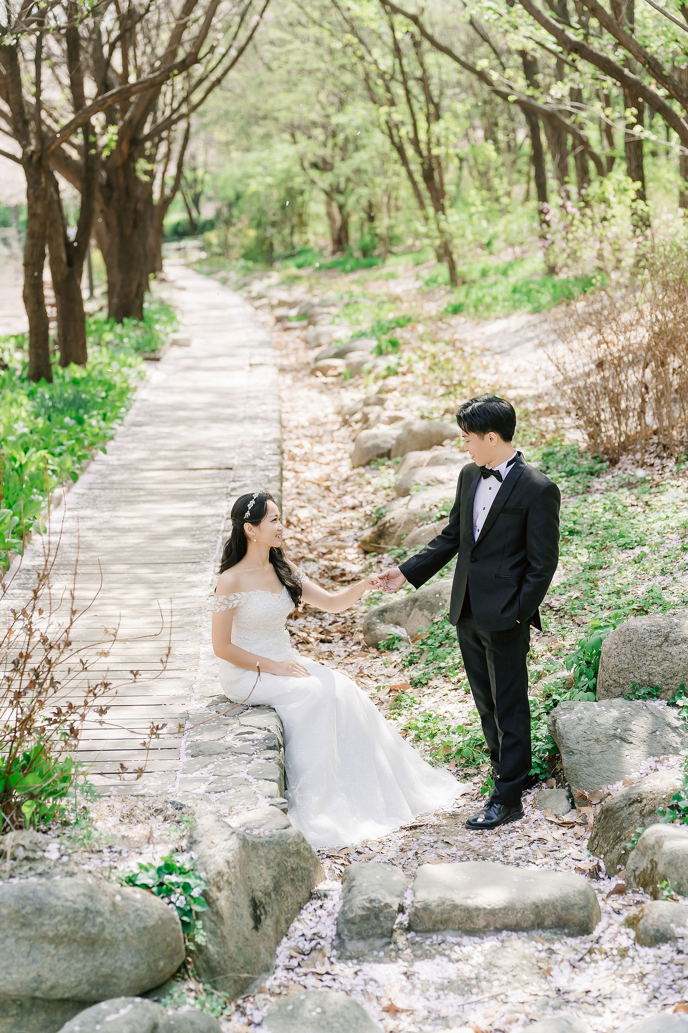 Seoul Pre-Wedding Photoshoot | Seoul Forest, Namsan Tower & Namsangol Hanok Village at Seoul Forest pre-wedding photo