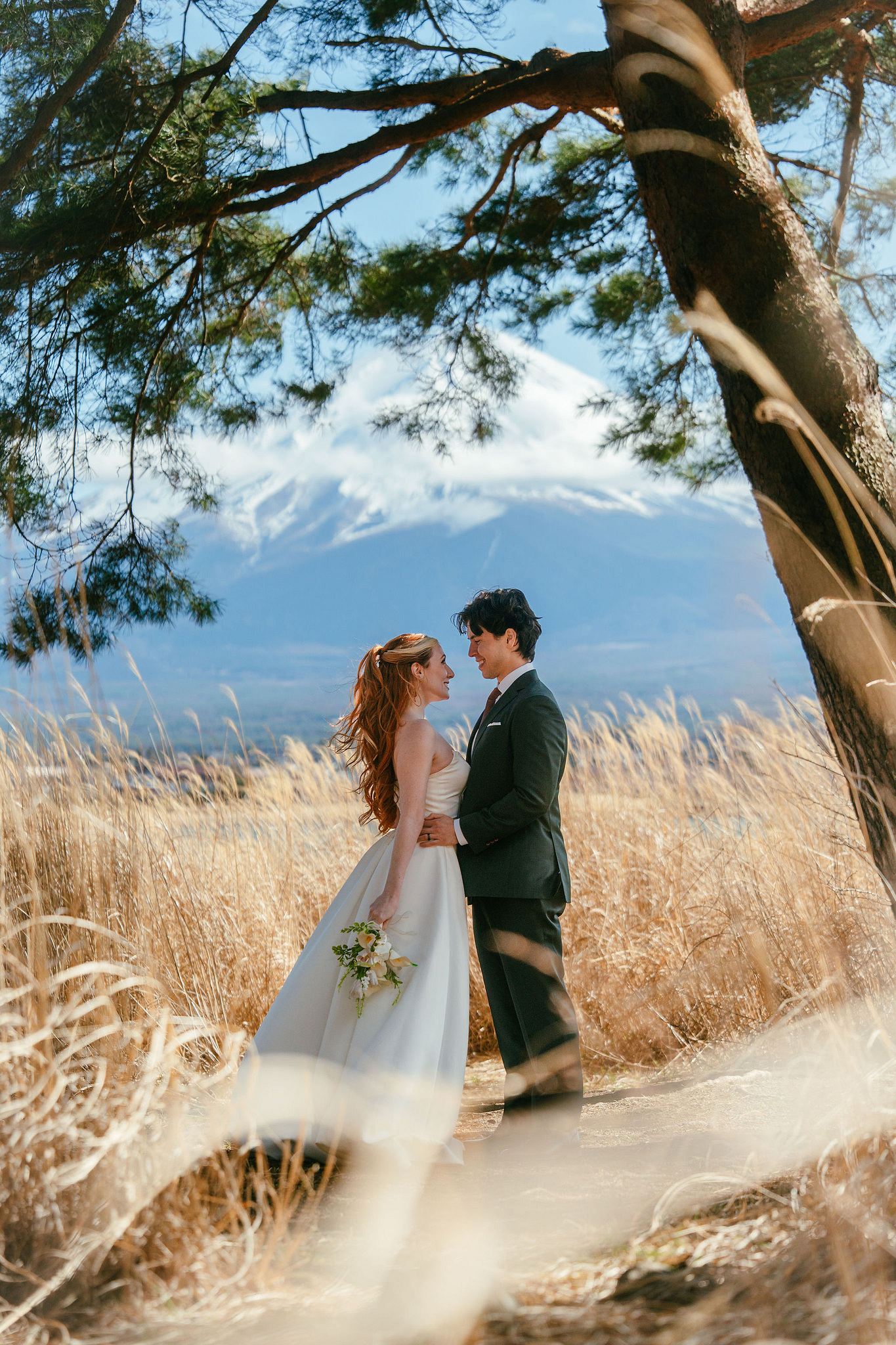 Tokyo & Mt. Fuji Pre-Wedding Photoshoot | Tokyo Garden Shrine, Lake Kawaguchiko & Shinjuku Street at Lake Kawaguchiko pre-wedding photo