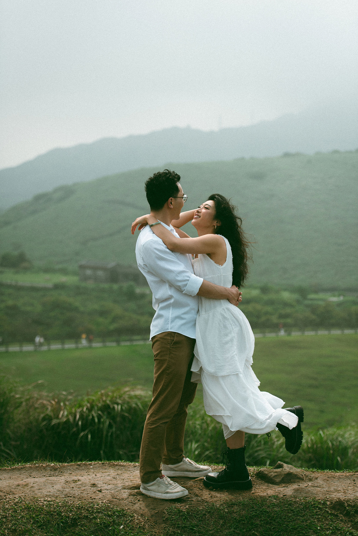 Taiwan Pre-Wedding Photoshoot | Cafe Chamber, Yangmingshan & Huaxi Street Night Market at Yangmingshan pre-wedding photo