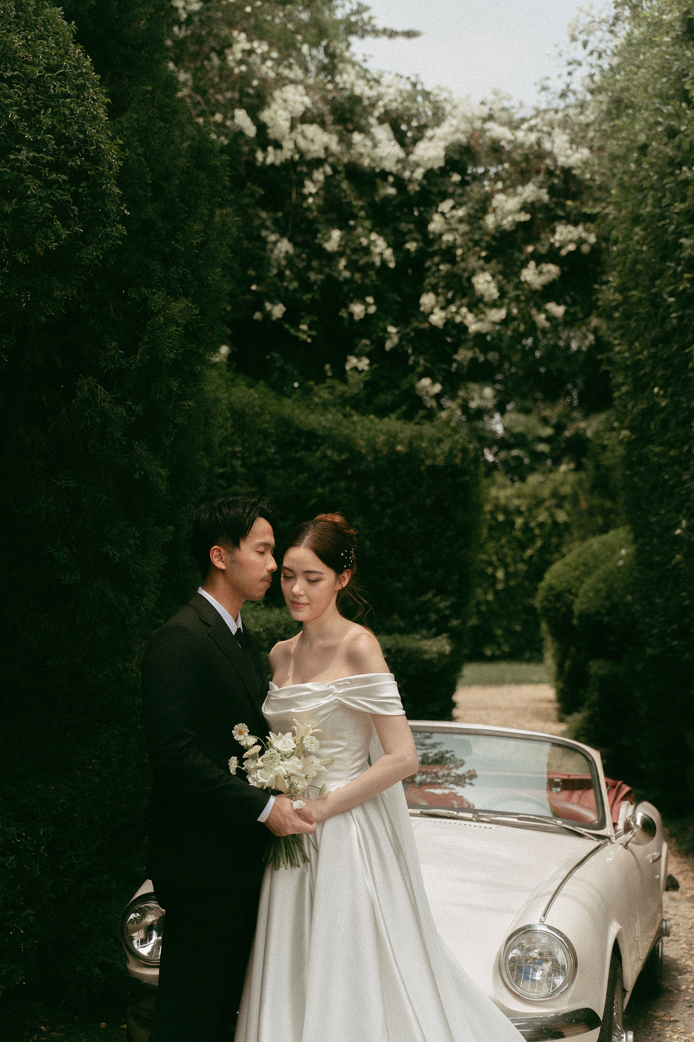 Ho Chi Minh Vietnam Pre-Wedding Photoshoot | European Film Studio, Market Streets & Saigon Bridge at Jardin de Rom pre-wedding photo