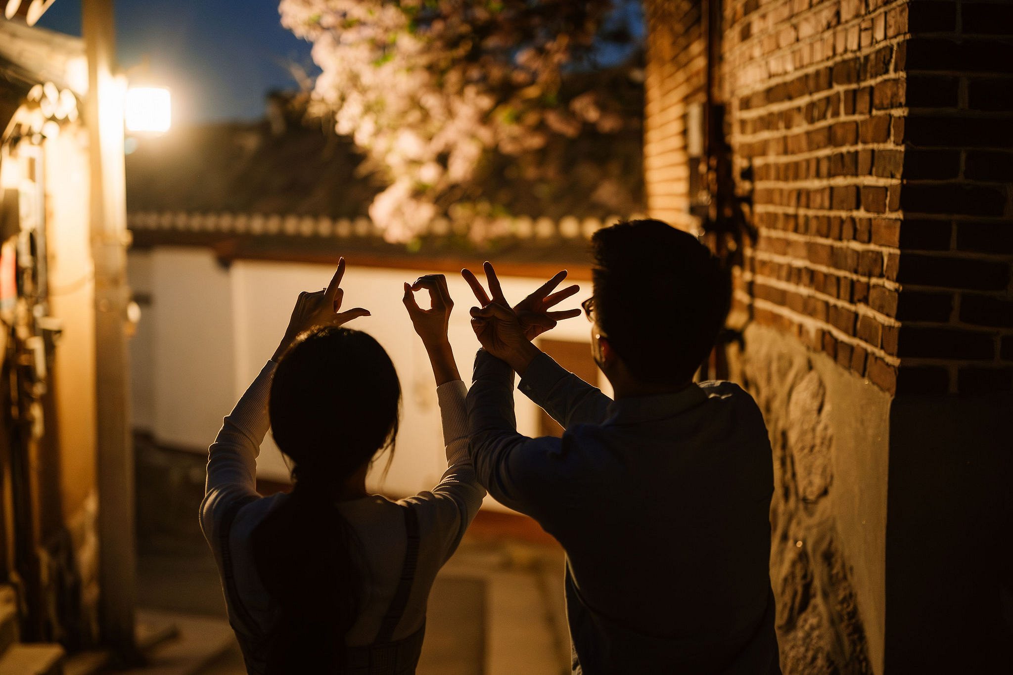 Seoul Pre-Wedding Photoshoot | Seoul Forest, Namsangol Hanok Village & Samcheong-dong at Samcheong-dong Cafe Streets pre-wedding photo
