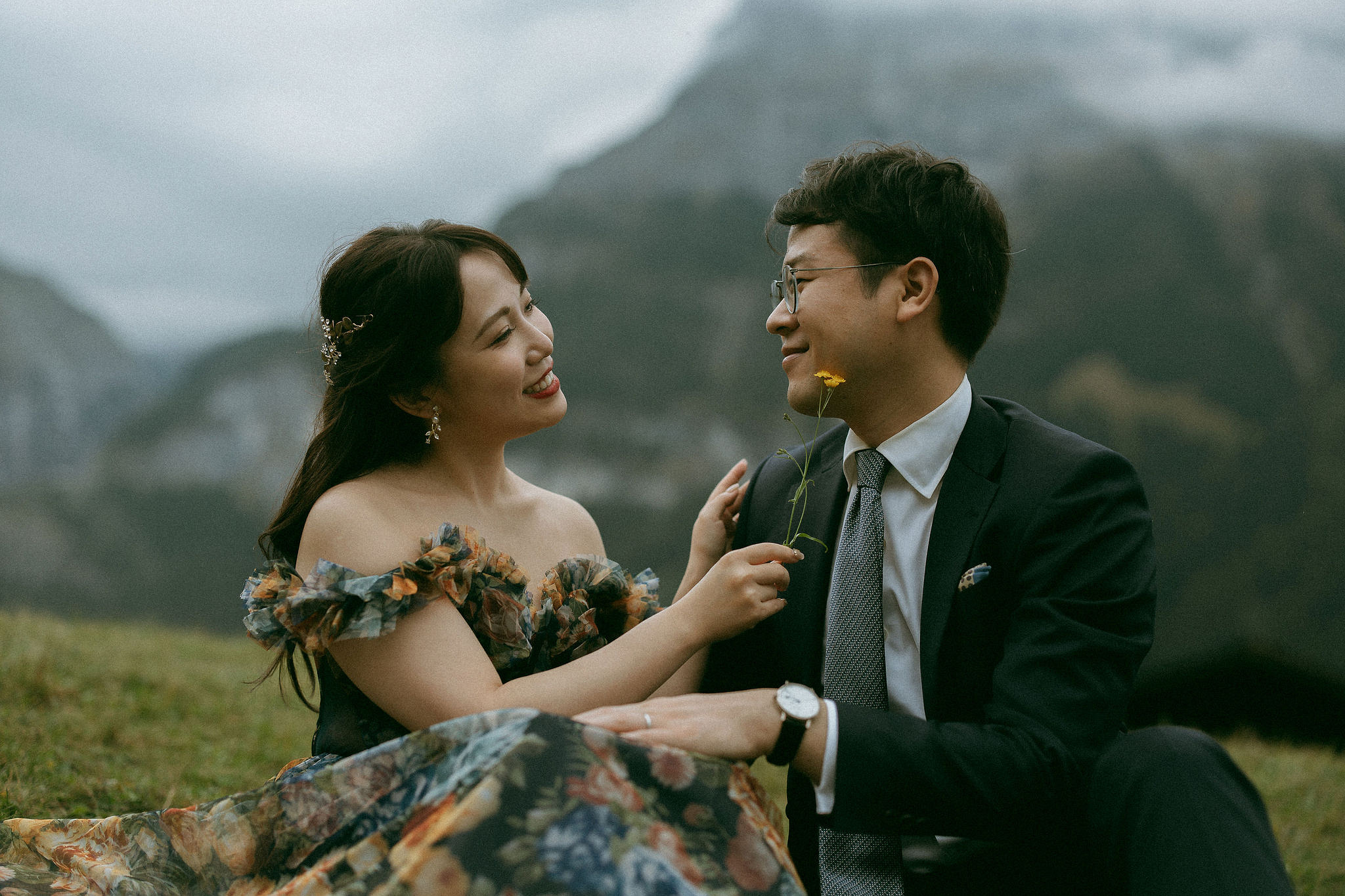 Switzerland Honeymoon Photoshoot Lucerne City Grindelwald First Cliff Lauterbrunnen Village at Grindelwald pre-wedding photo