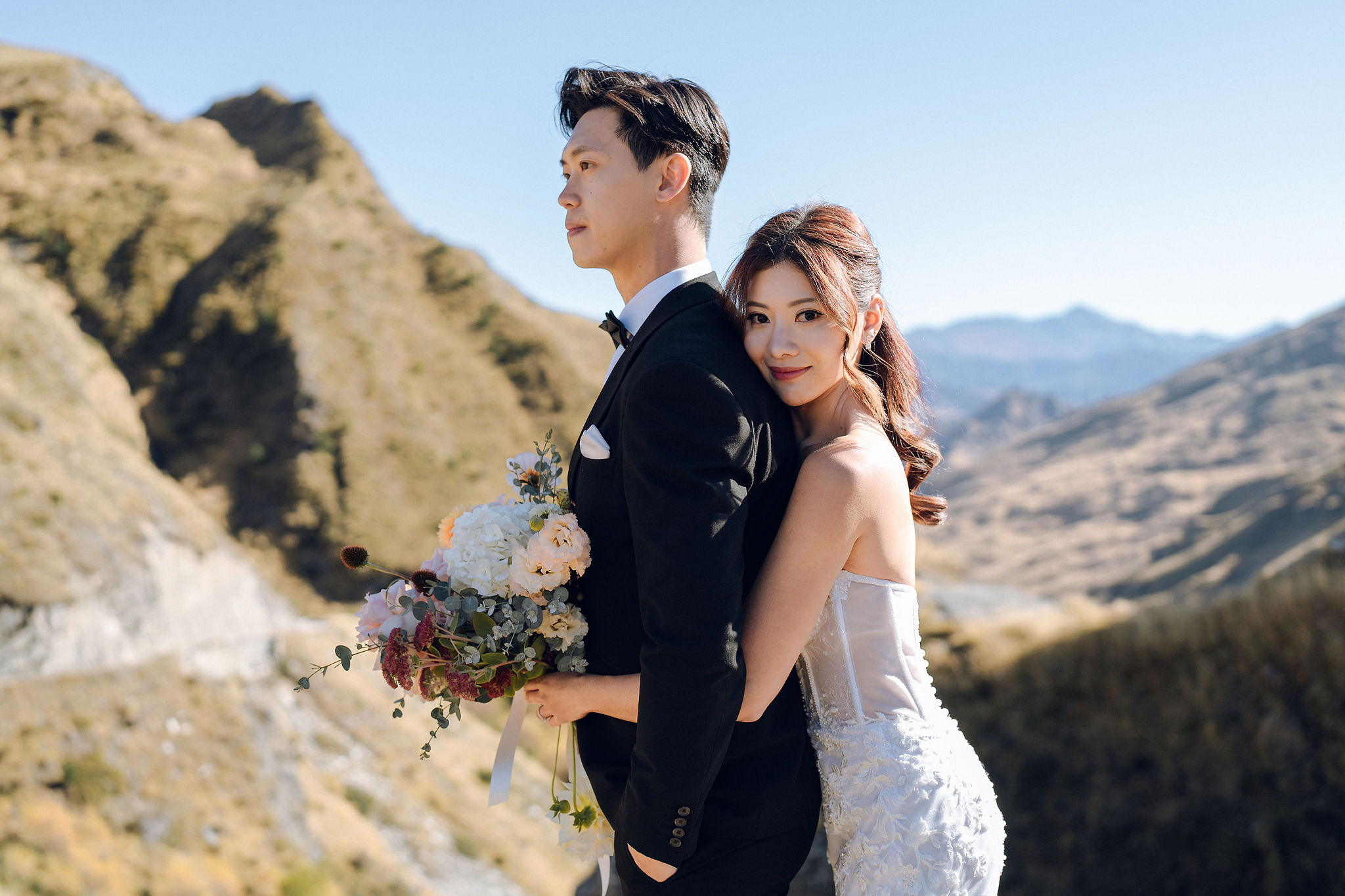 New Zealand Autumn Pre-Wedding Photoshoot Twin Peak Skippers Canyon Alpaca Farm Hilltop Cardrona Night Shoot Kombi Van at Skippers Canyon pre-wedding photo