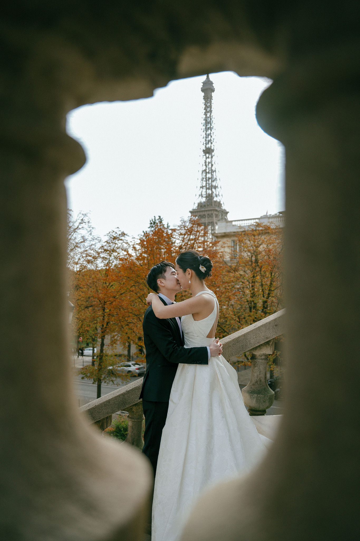 Paris Autumn Pre-Wedding Photoshoot | Place du Trocadéro, Port de Billy, Avenue de Camoëns, Louvre & Luxembourg Gardens at Avenue de Camoëns pre-wedding photo