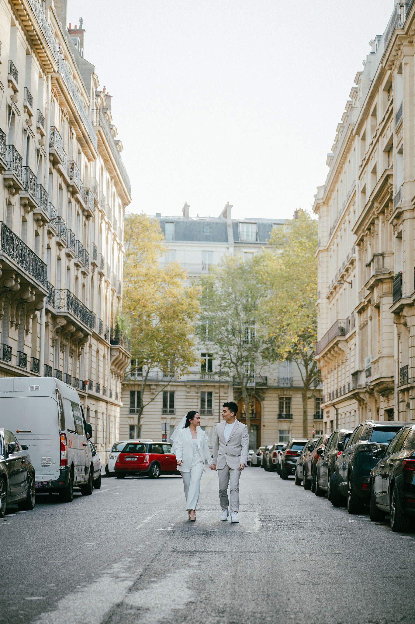 Paris Pre-Wedding Photoshoot | Trocadéro, Vintage Car, Parisian Café, Paris Rooftop & Louvre at Vintage Car pre-wedding photo