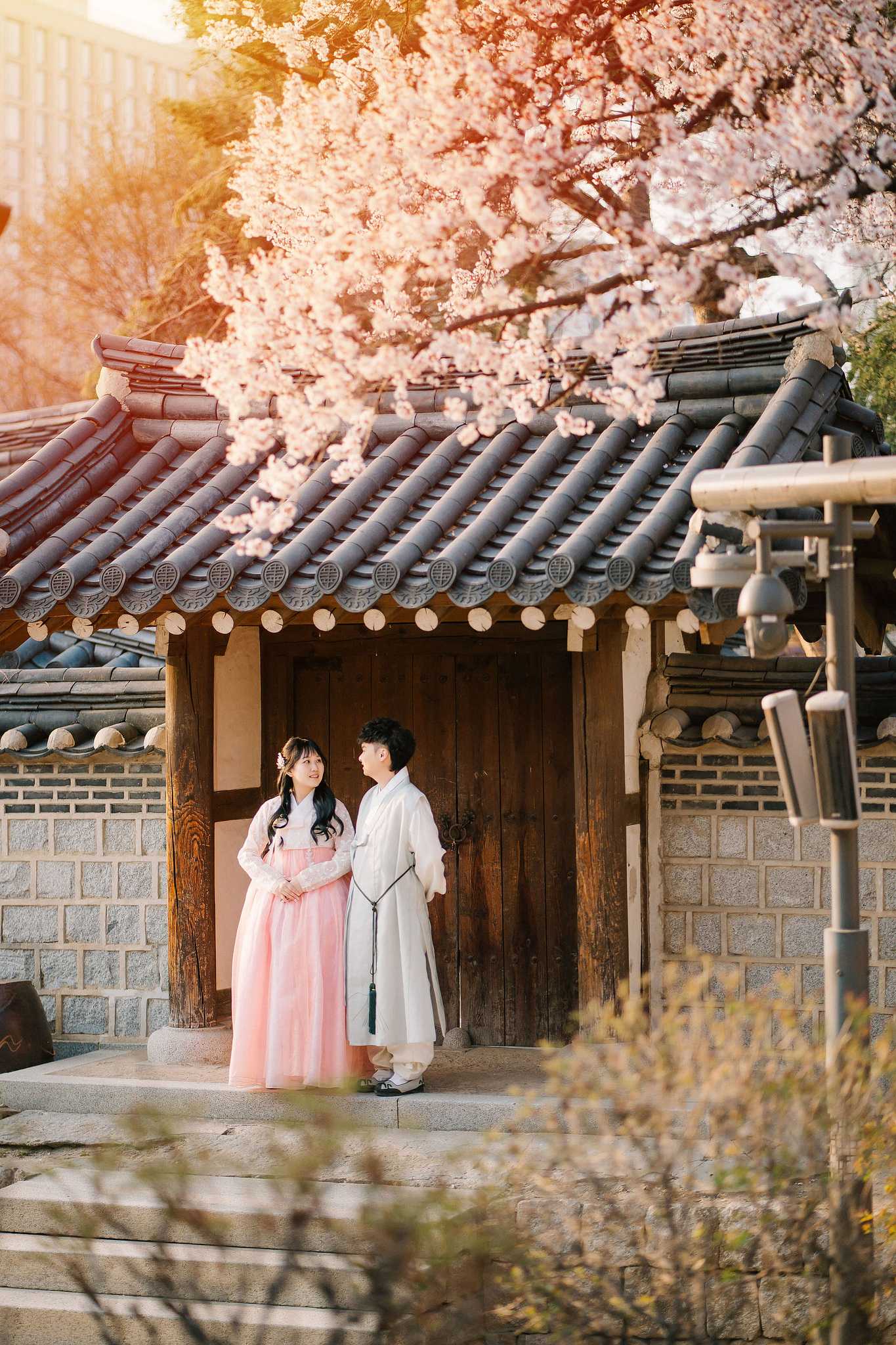 Seoul Pre-Wedding Photoshoot | Yongma Land, Seoul Forest & Namsangol Hanok Village at Namsangol Hanok Village pre-wedding photo