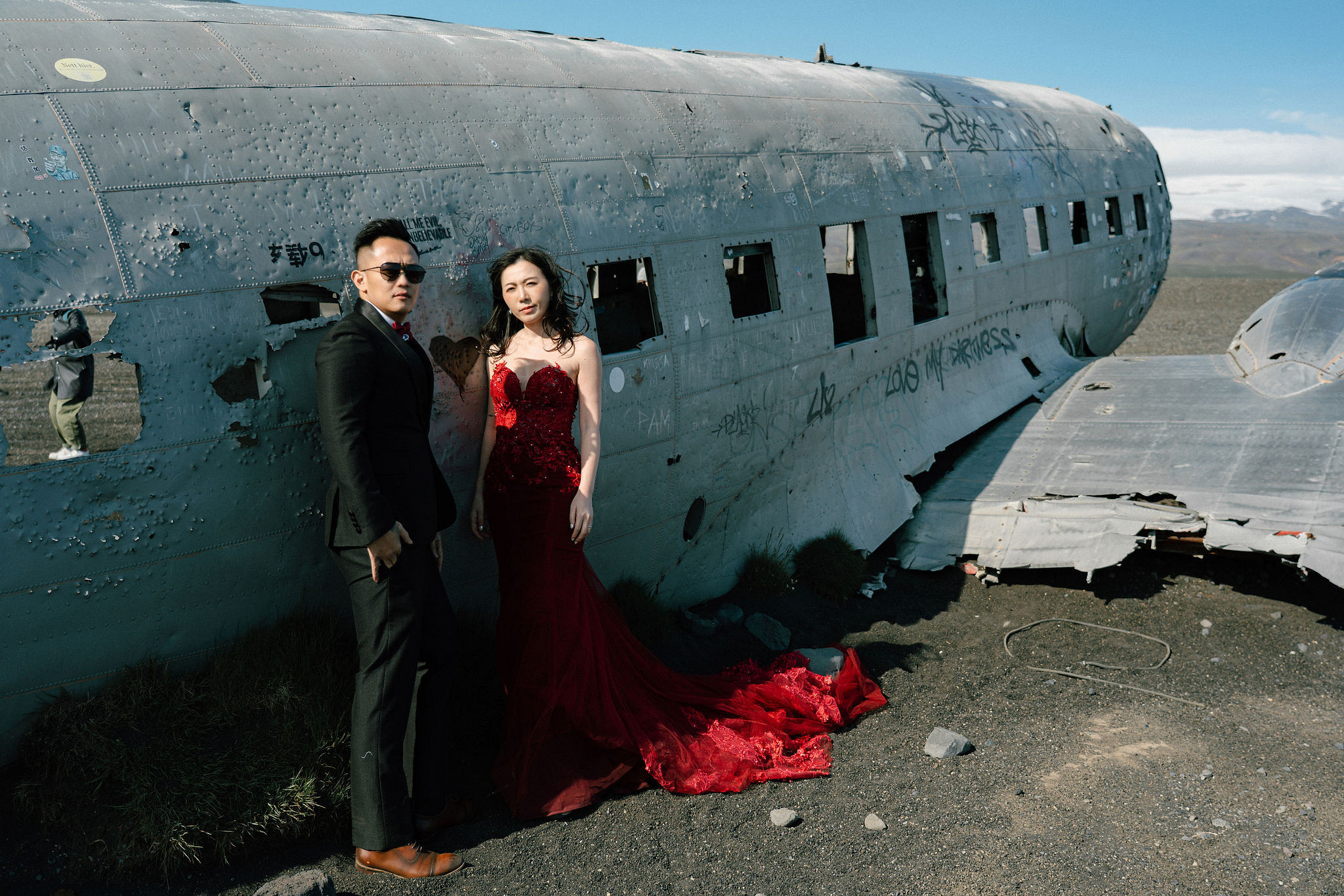 Iceland Pre-Wedding Photoshoot | Hallgrimskirkja, Skogafoss, DC Plane Wreck & Black Sand Beach at DC Plane Wreck pre-wedding photo
