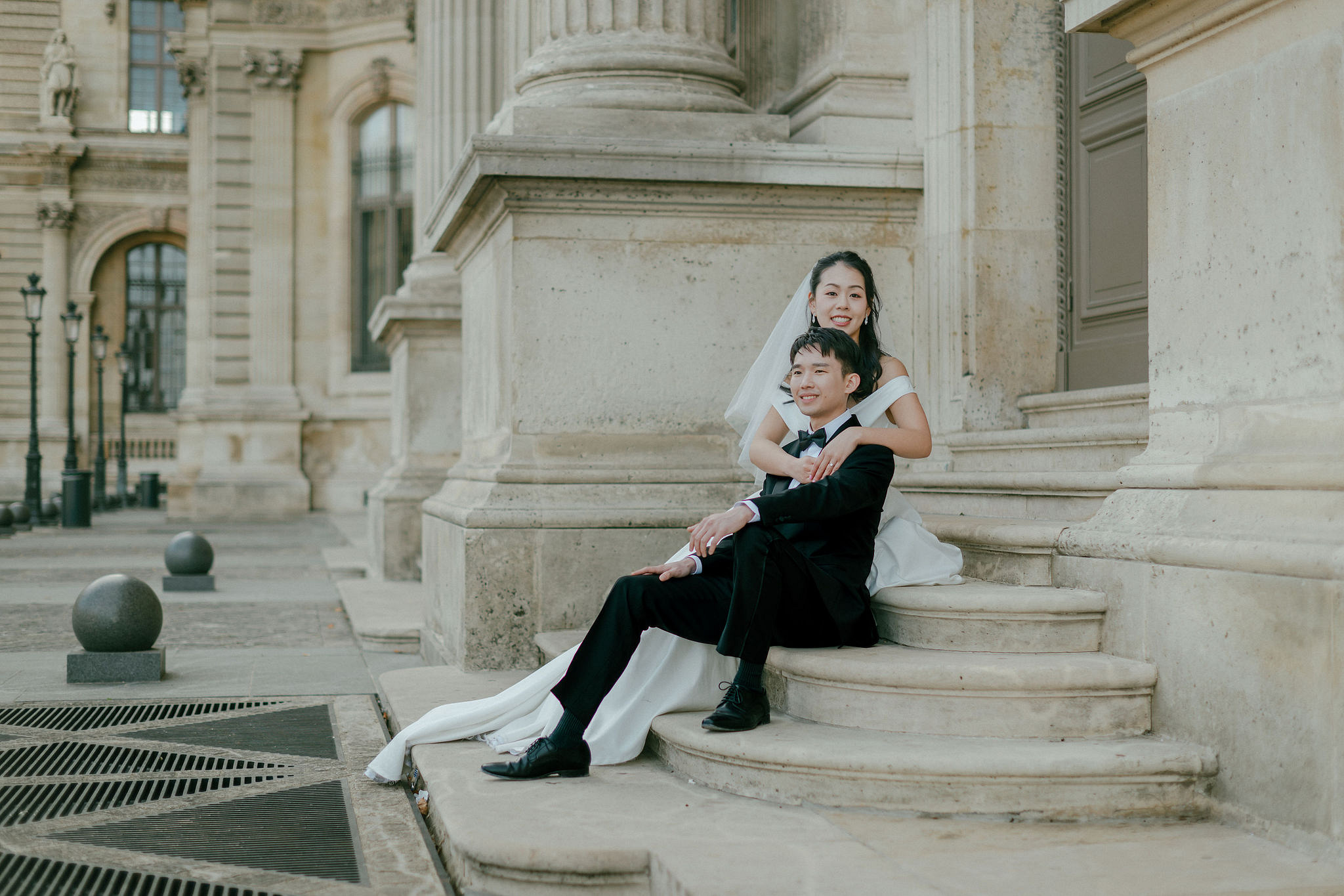 Paris Autumn Pre-Wedding Photoshoot | Place du Trocadéro, Port de Billy, Avenue de Camoëns, Louvre & Luxembourg Gardens at Louvre pre-wedding photo